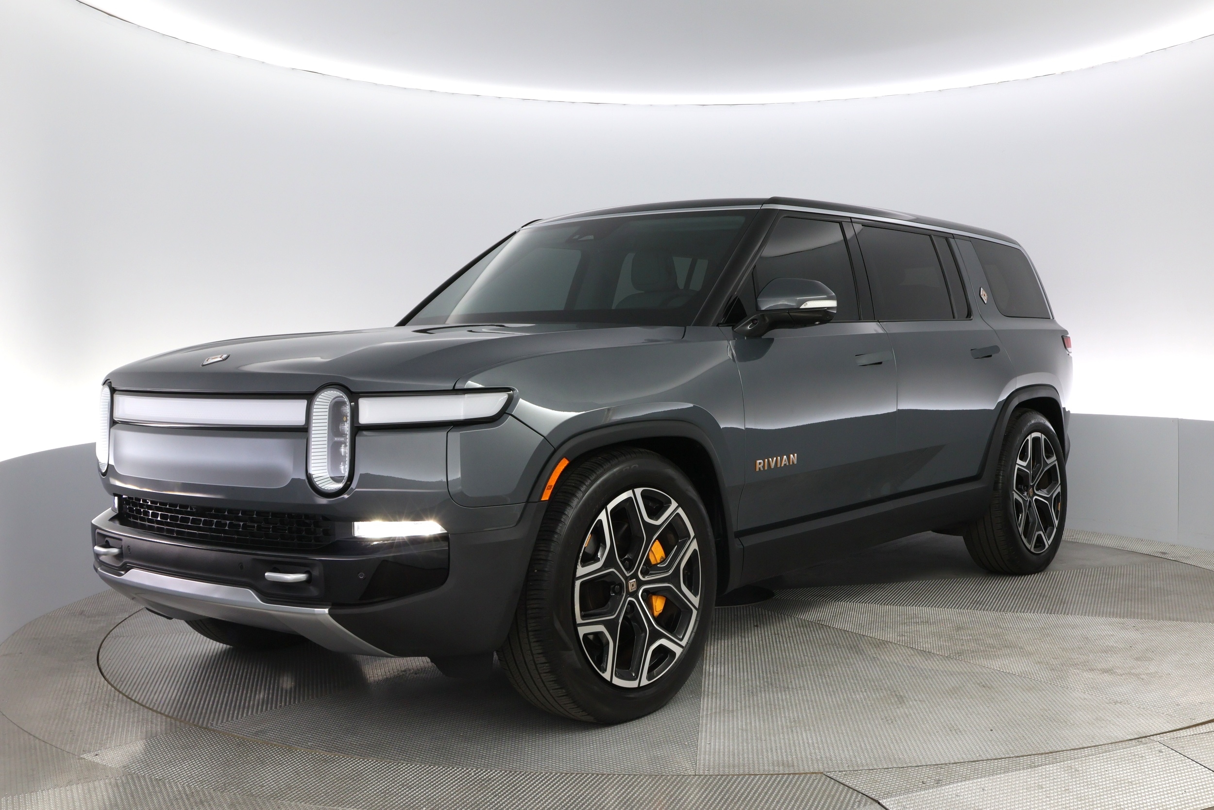 2023 Rivian R1S