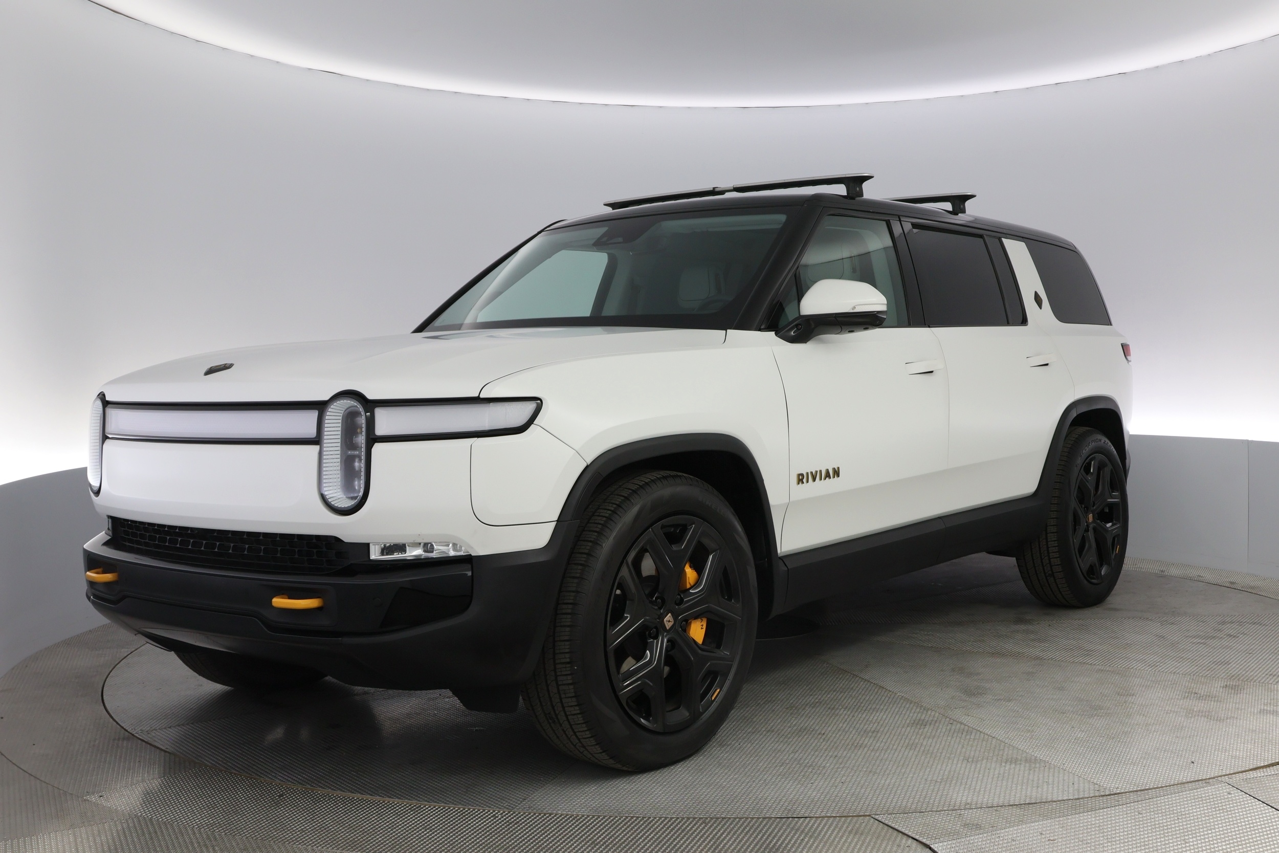 2023 Rivian R1S