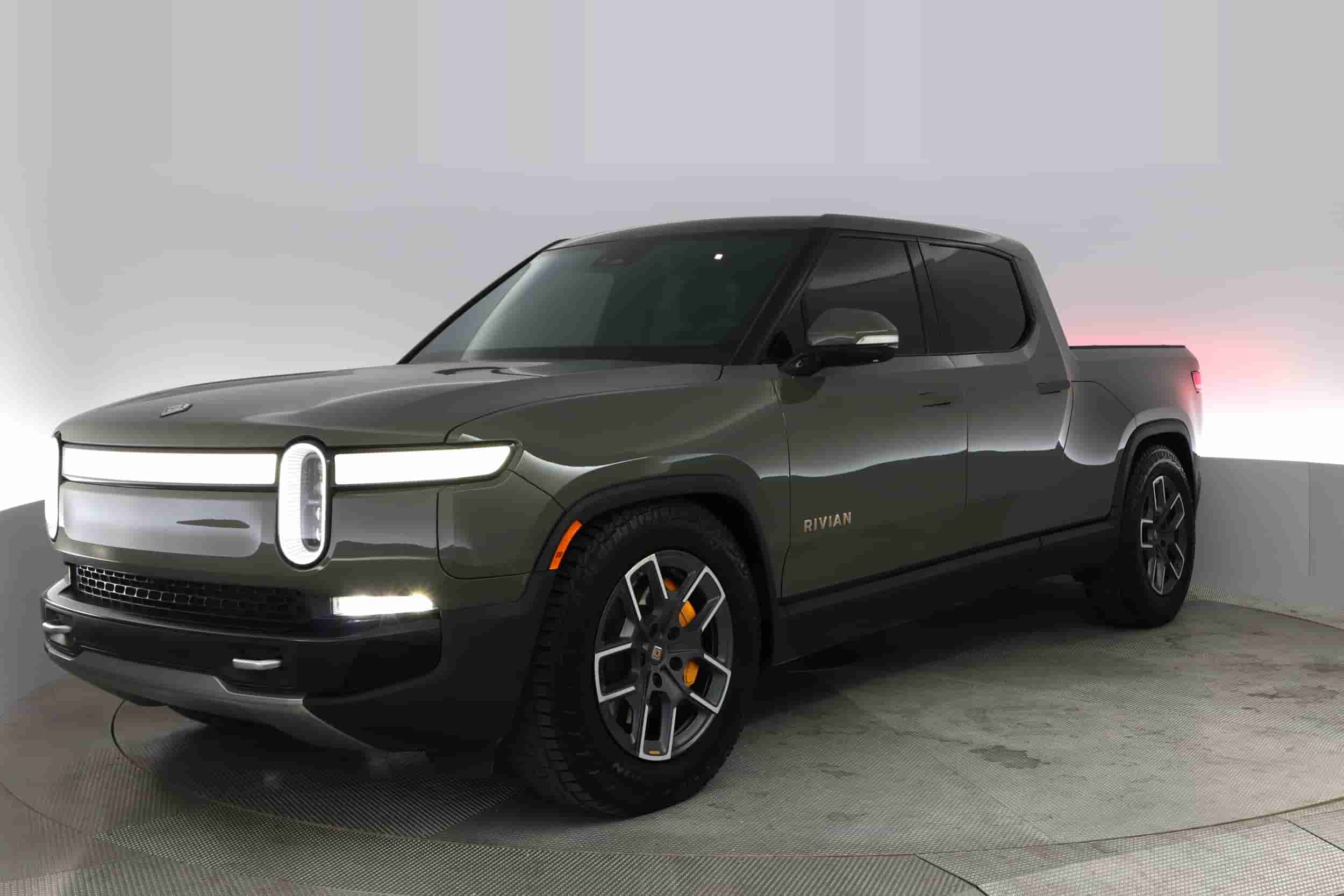 Rivian R1T | EverCar's Co. on EverCars Co.