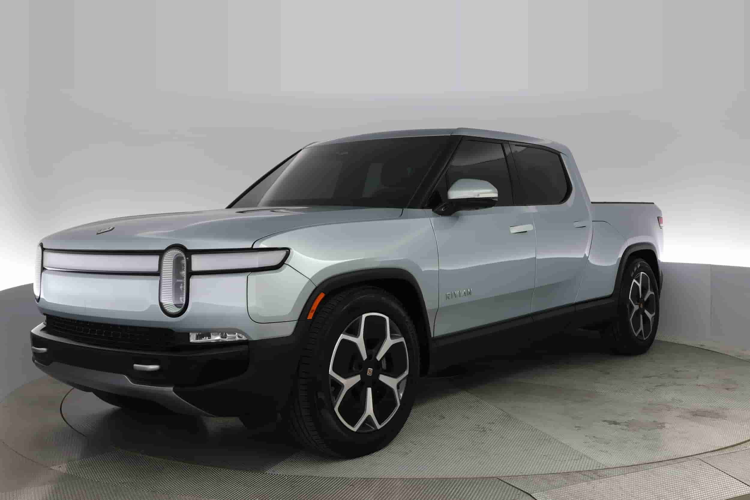 Rivian R1T | EverCar's Co. on EverCars Co.