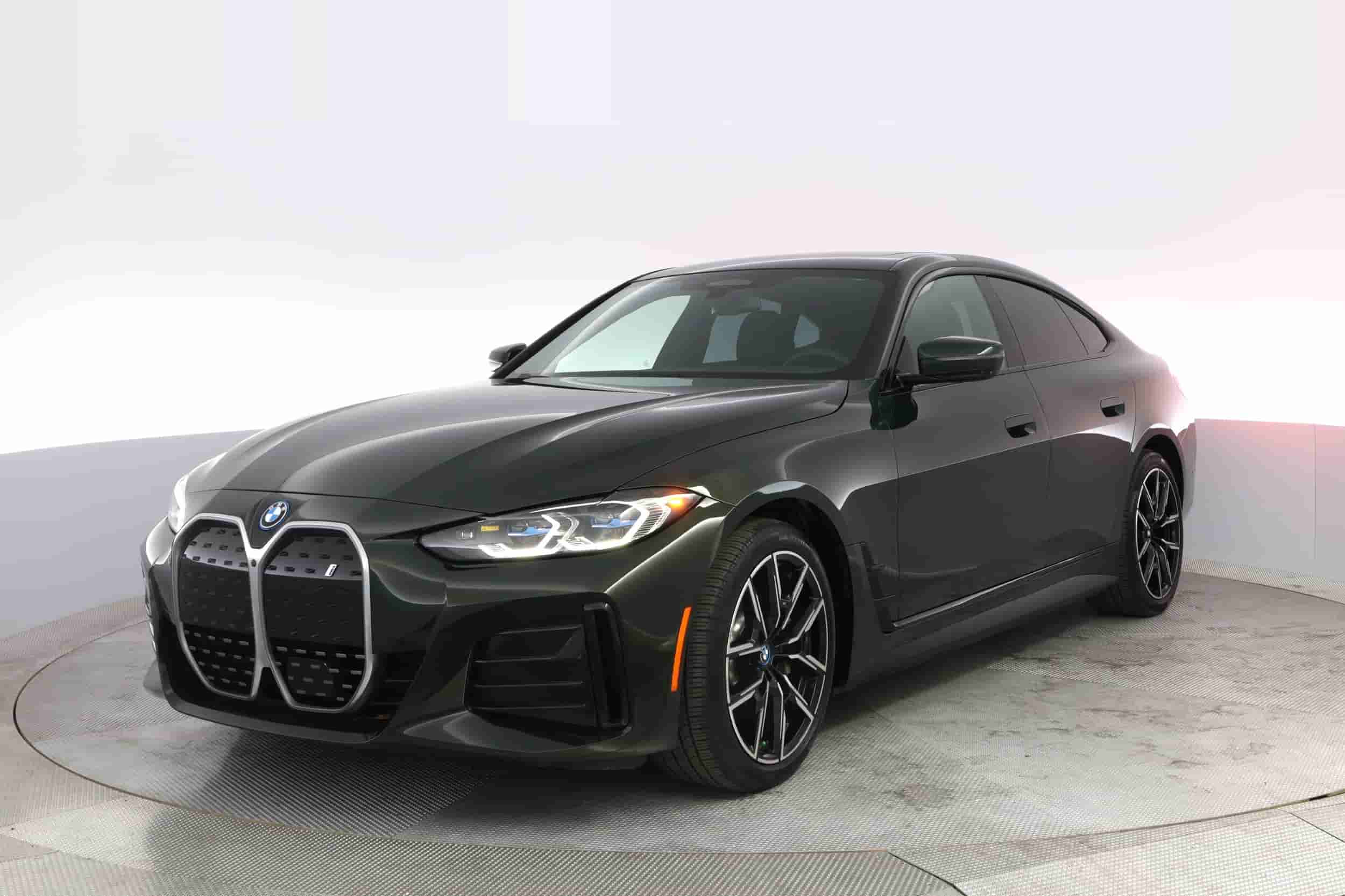 BMW i4 | EverCar's Co. on EverCars Co.