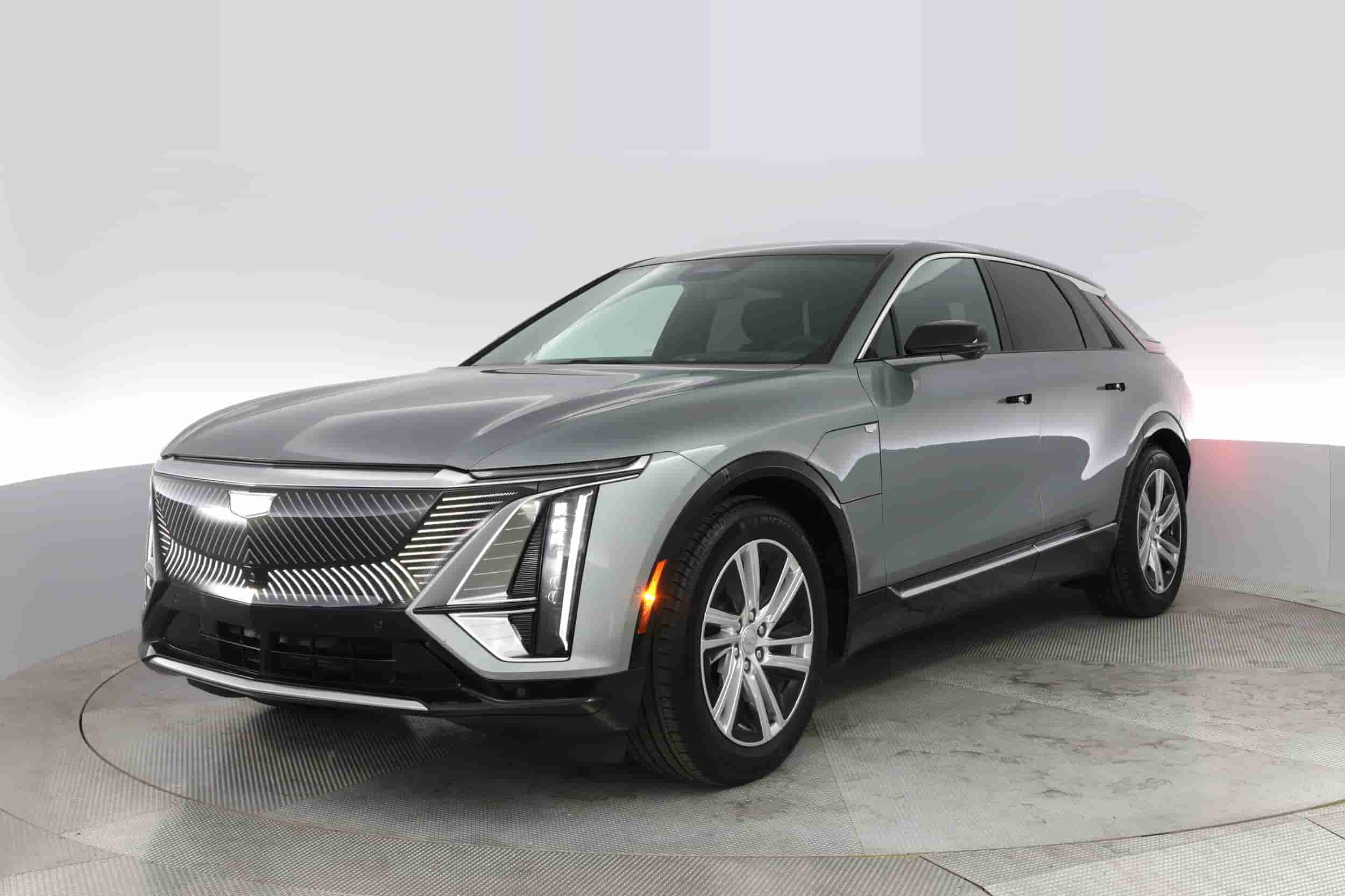 Cadillac LYRIQ | EverCar's Co. on EverCars Co.