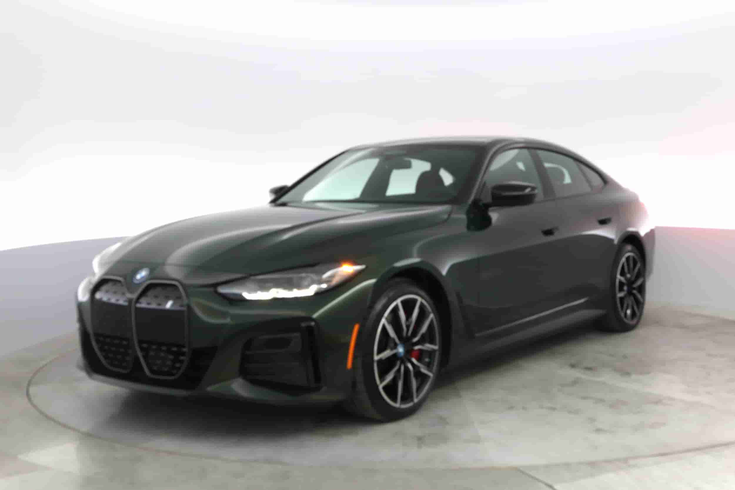 BMW i4 | EverCar's Co. on EverCars Co.