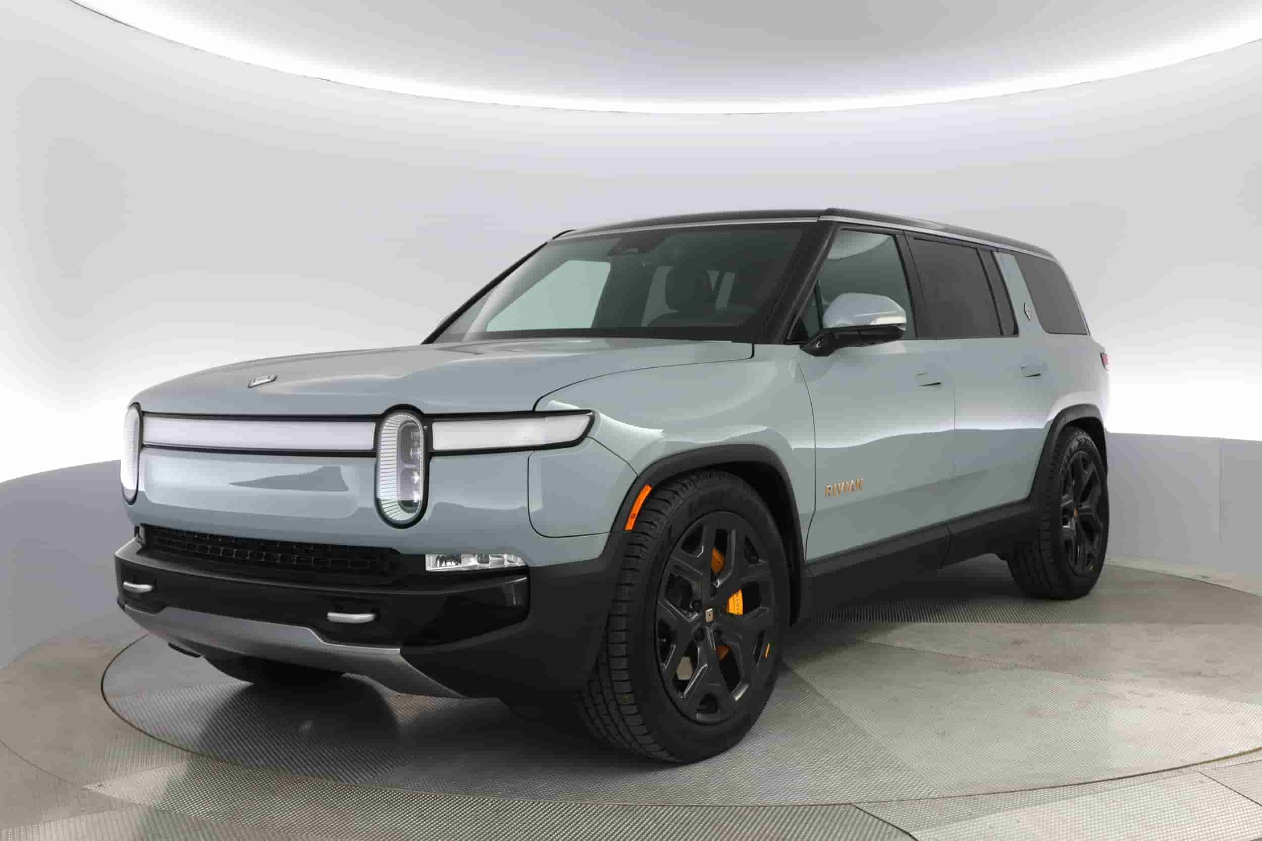 Rivian R1S | EverCar's Co. on EverCars Co.