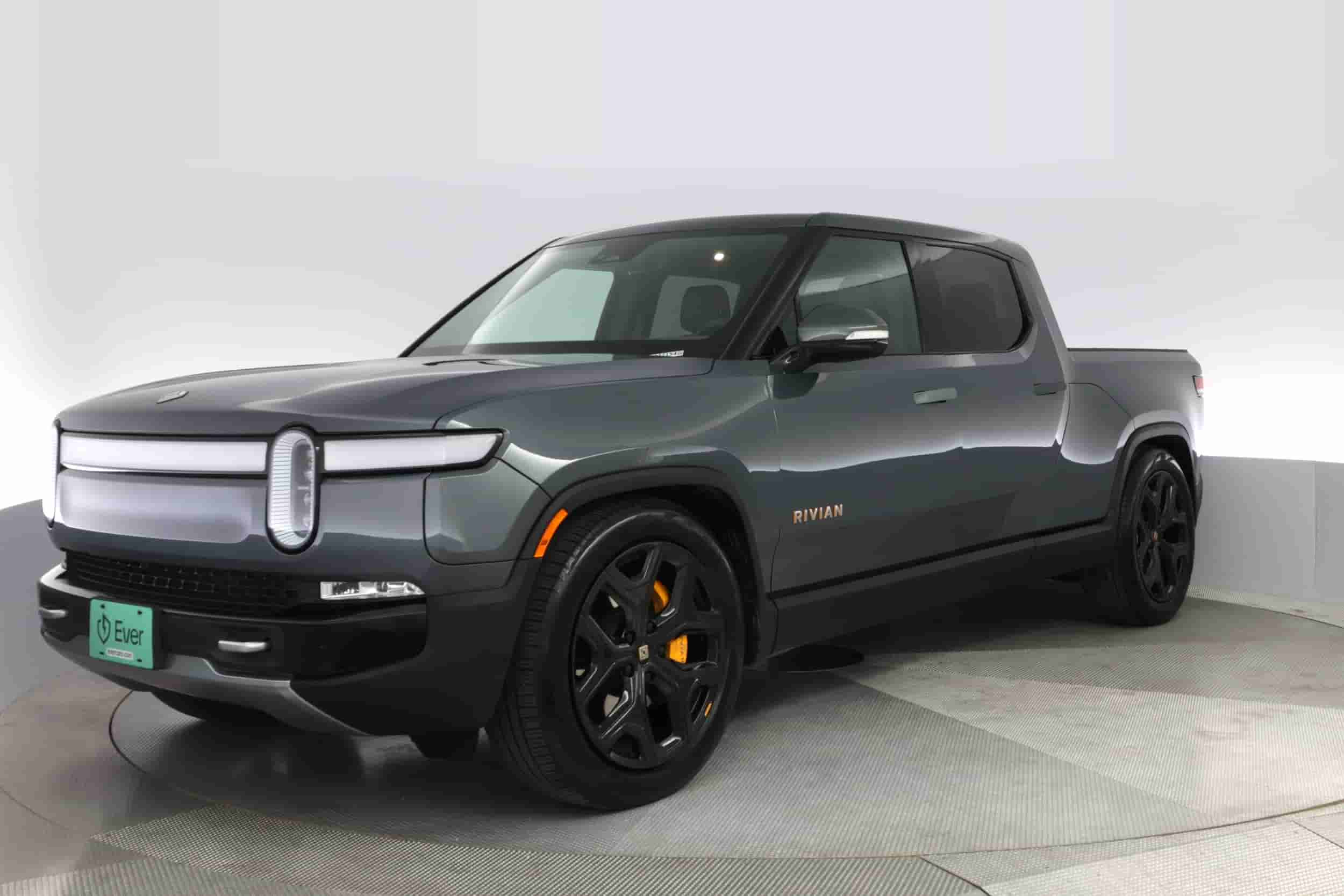Rivian R1T | EverCar's Co. on EverCars Co.