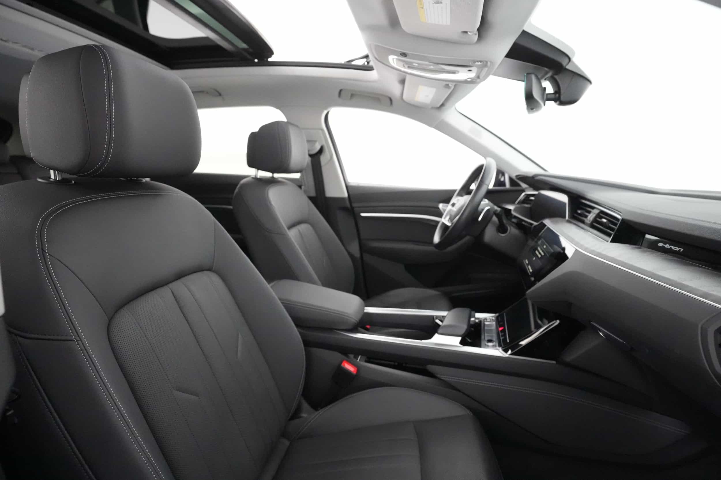 EverCar's Co. vehicle image for Audi e-tron -  Premium Plus on EverCars Co.