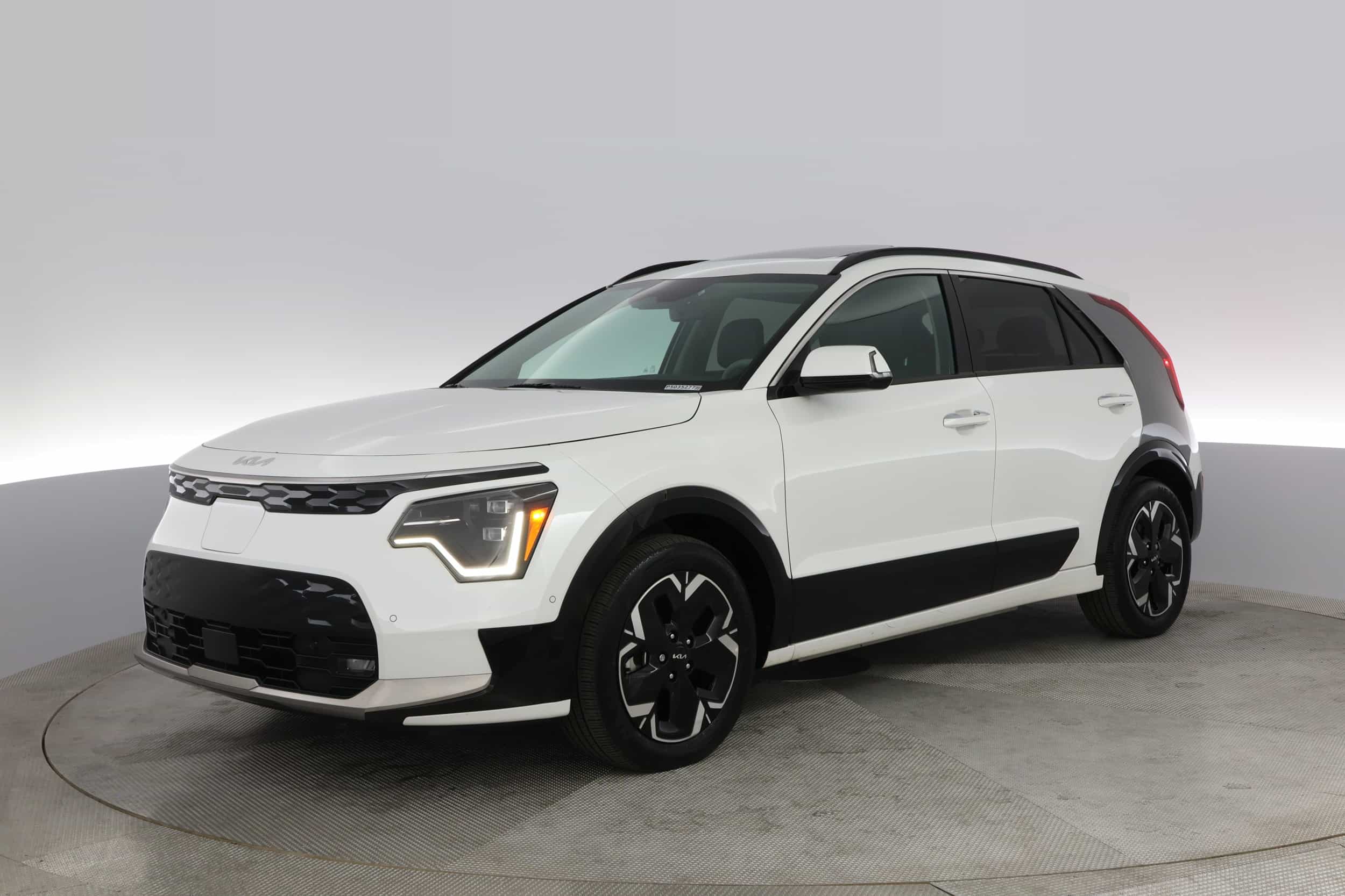 EverCar's Co. vehicle image for Kia Niro EV -  Wave on EverCars Co.