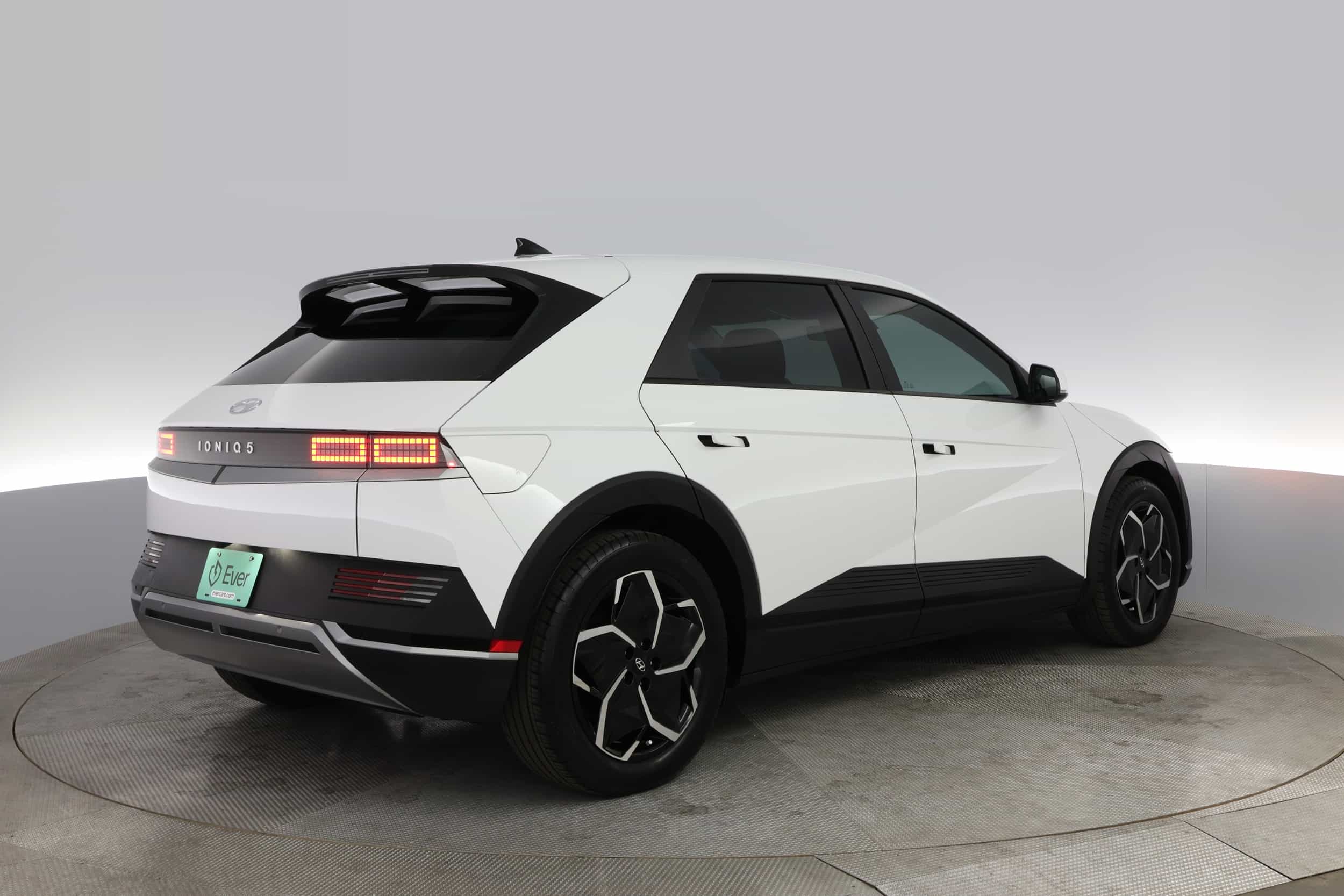 EverCar's Co. vehicle image for Hyundai IONIQ 5 -  SEL on EverCars Co.