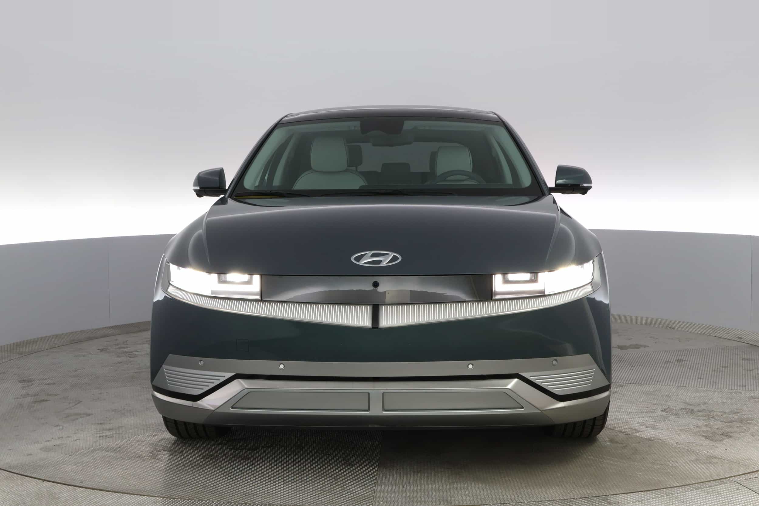 EverCar's Co. vehicle image for Hyundai IONIQ 5 -  Limited on EverCars Co.