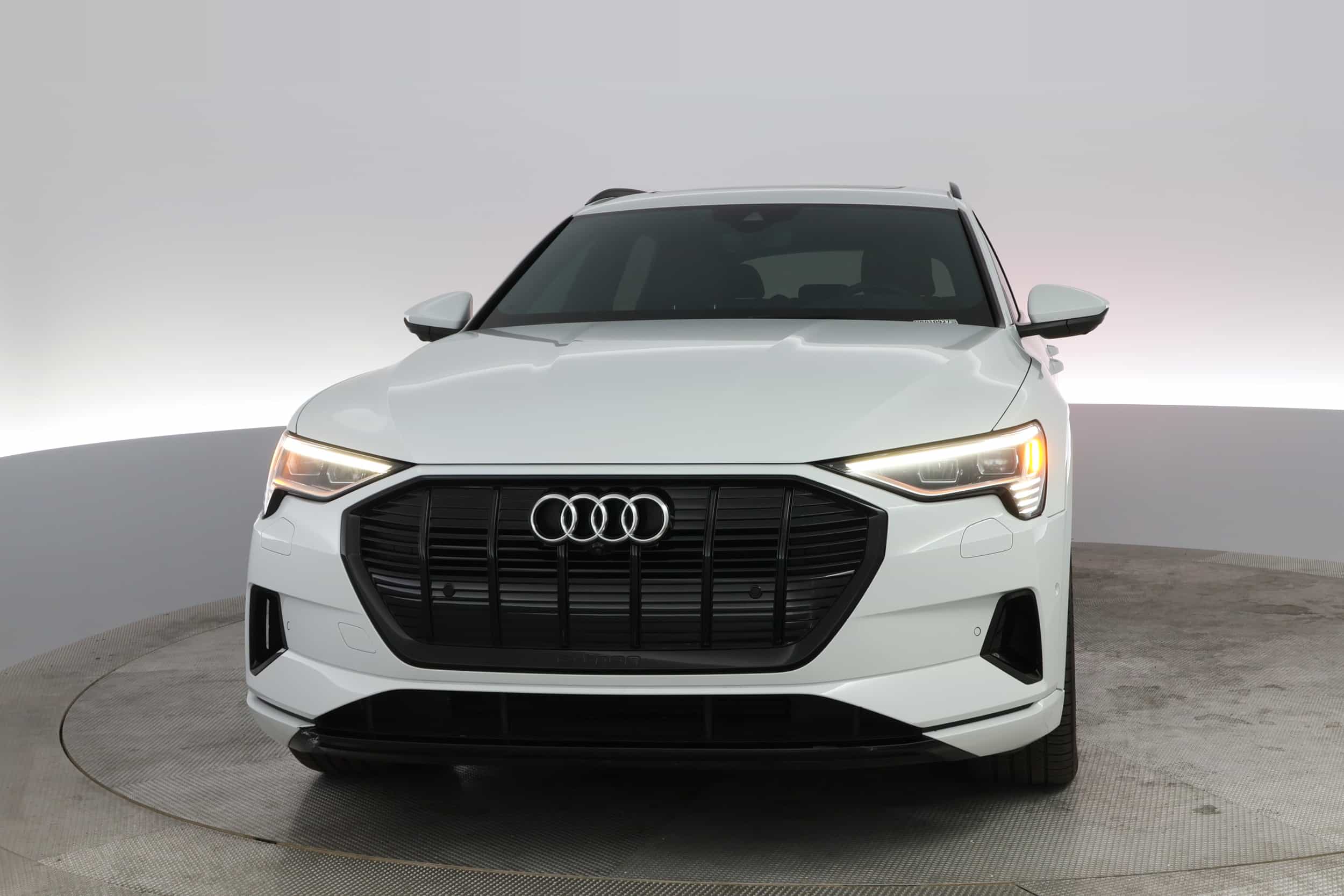 EverCar's Co. vehicle image for Audi e-tron -  Premium Plus on EverCars Co.