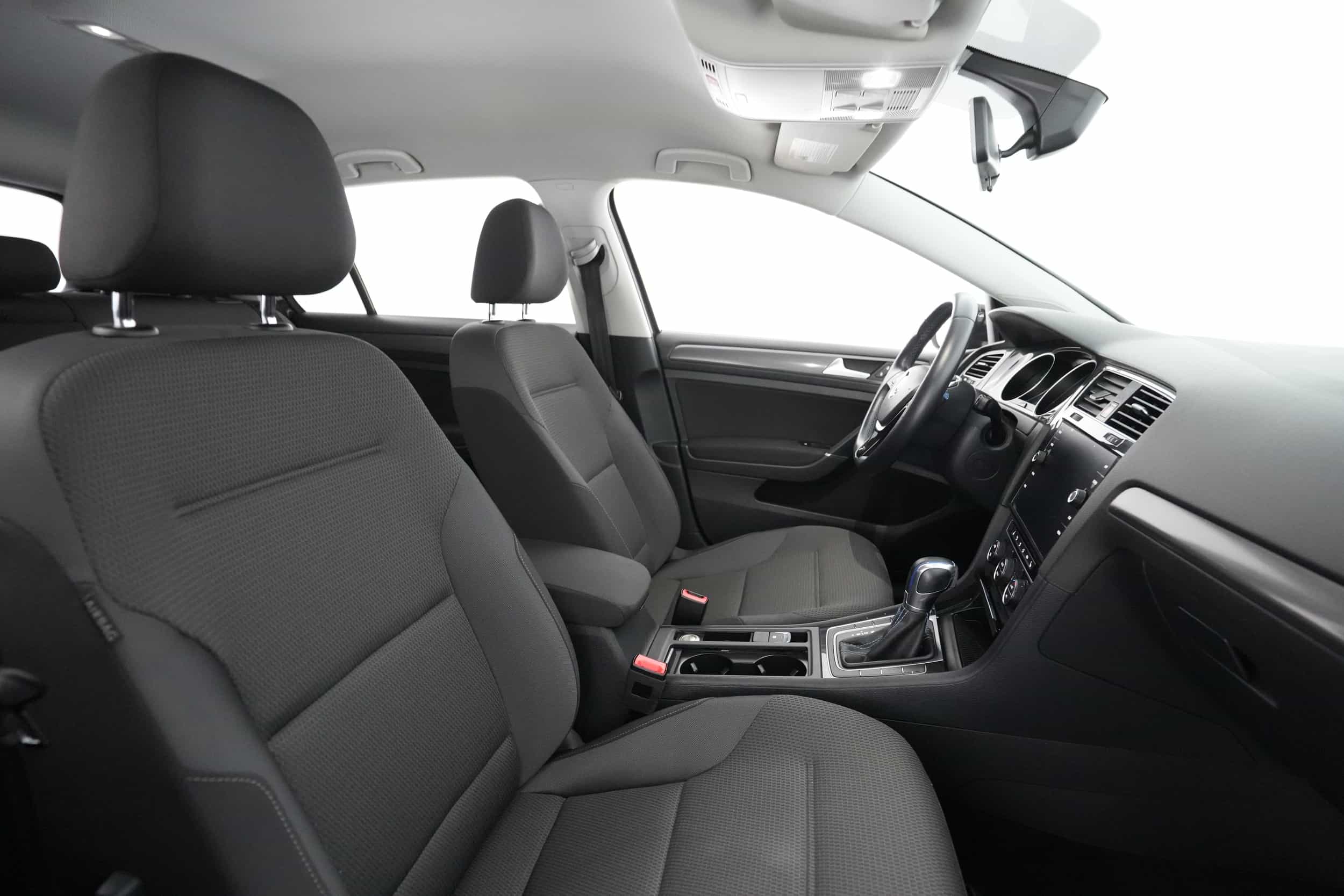 EverCar's Co. vehicle image for Volkswagen e-Golf -  SE on EverCars Co.