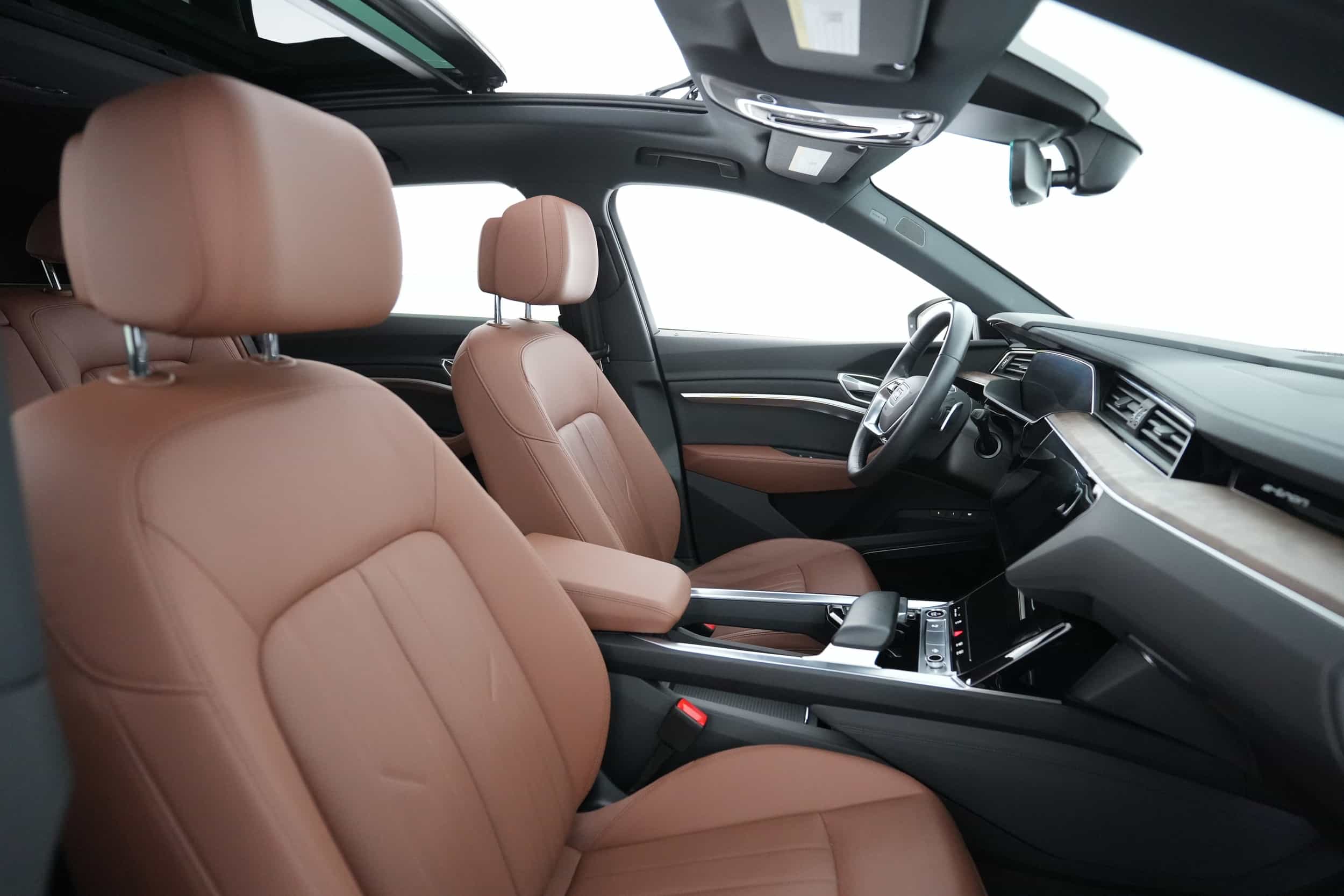 EverCar's Co. vehicle image for Audi e-tron -  Premium Plus on EverCars Co.