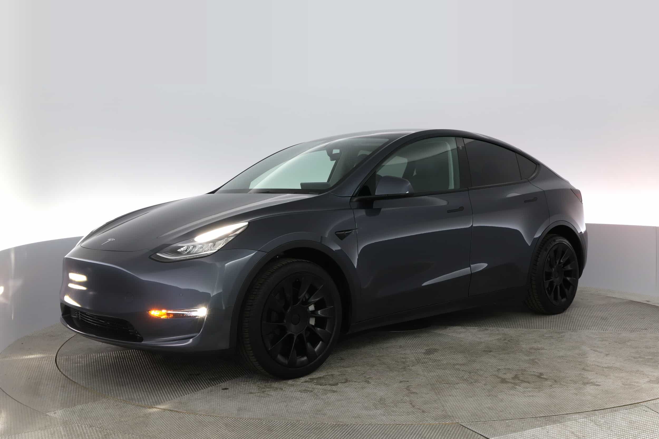 EverCar's Co. vehicle image for Tesla Model Y - 2022 Long Range on EverCars Co.
