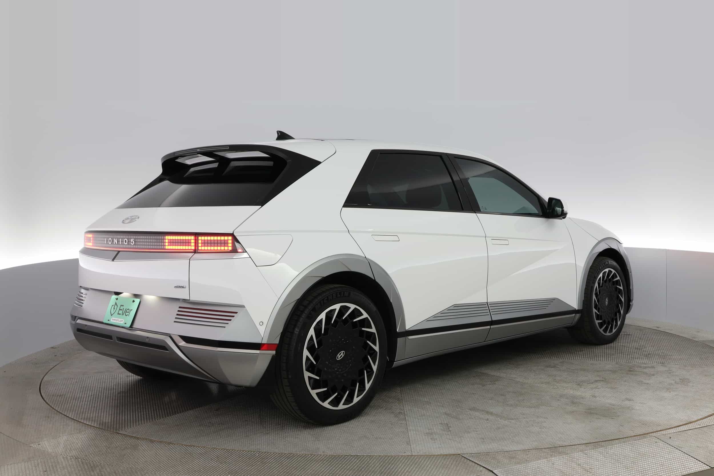EverCar's Co. vehicle image for Hyundai IONIQ 5 - 2022 Limited on EverCars Co.