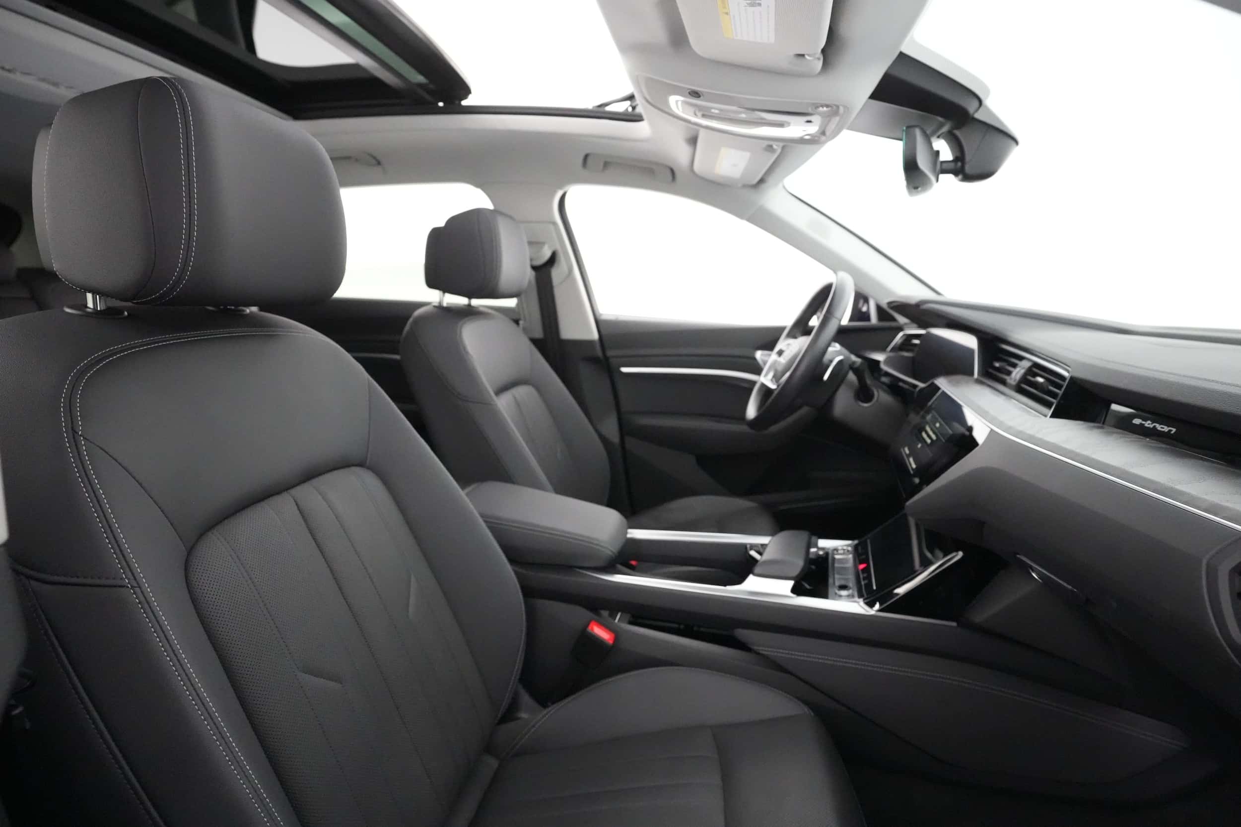 EverCar's Co. vehicle image for Audi e-tron -  Premium Plus on EverCars Co.