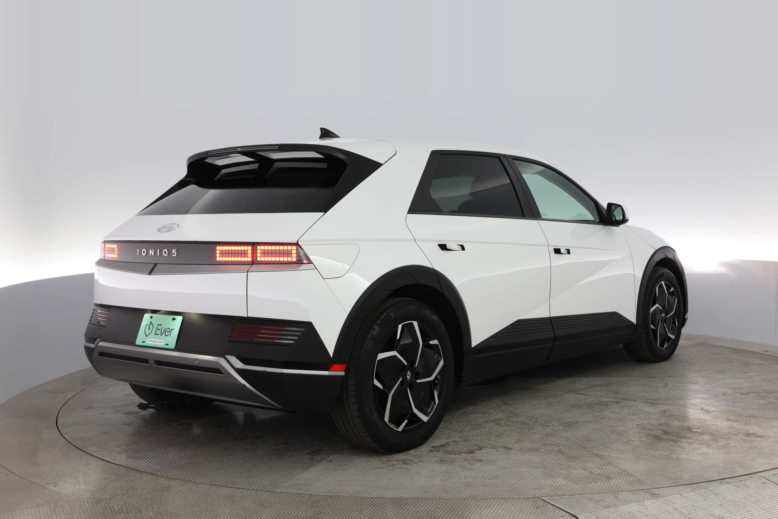 EverCar's Co. vehicle image for Hyundai IONIQ 5 -  SEL on EverCars Co.