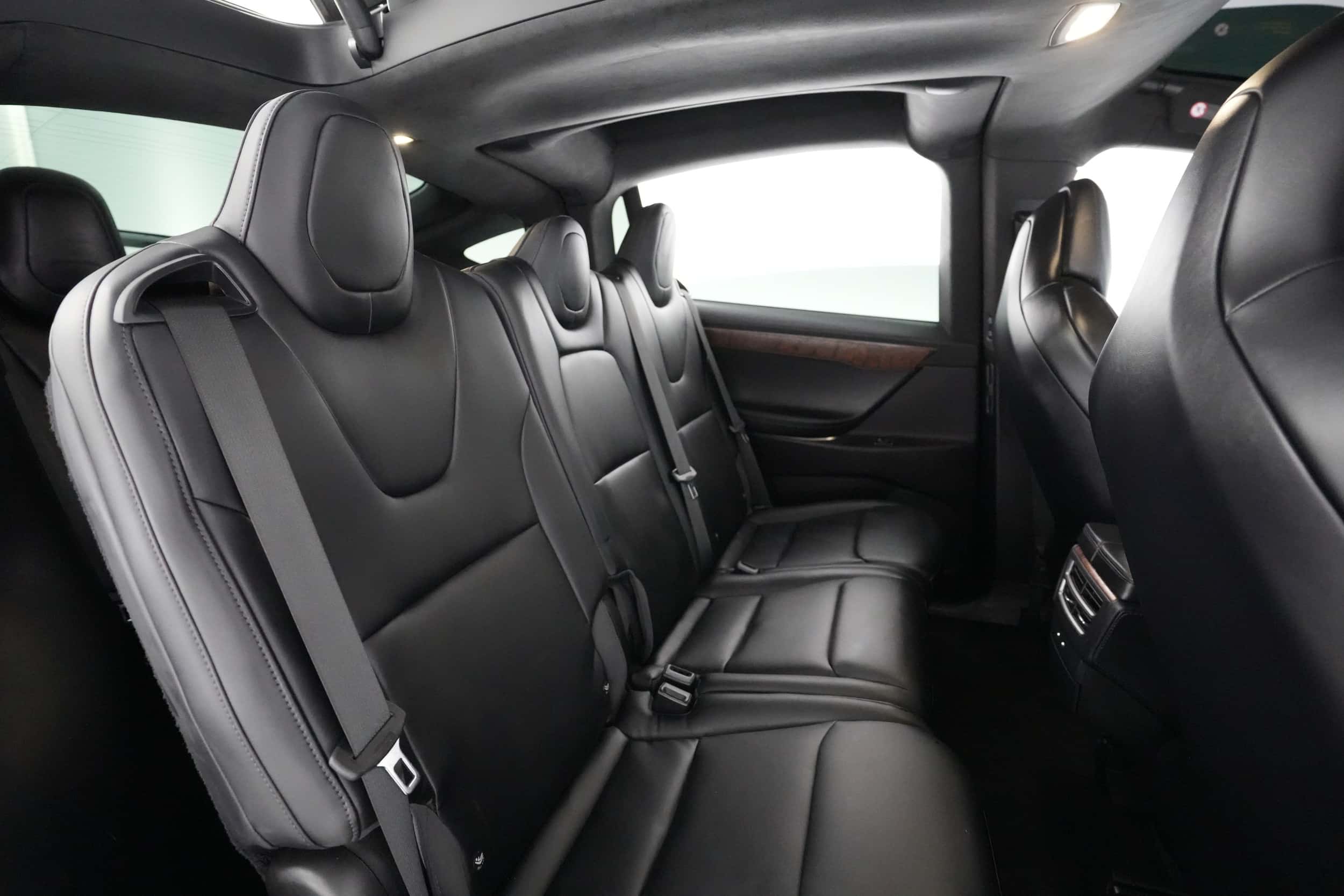 EverCar's Co. vehicle image for Tesla Model X -  Long Range on EverCars Co.