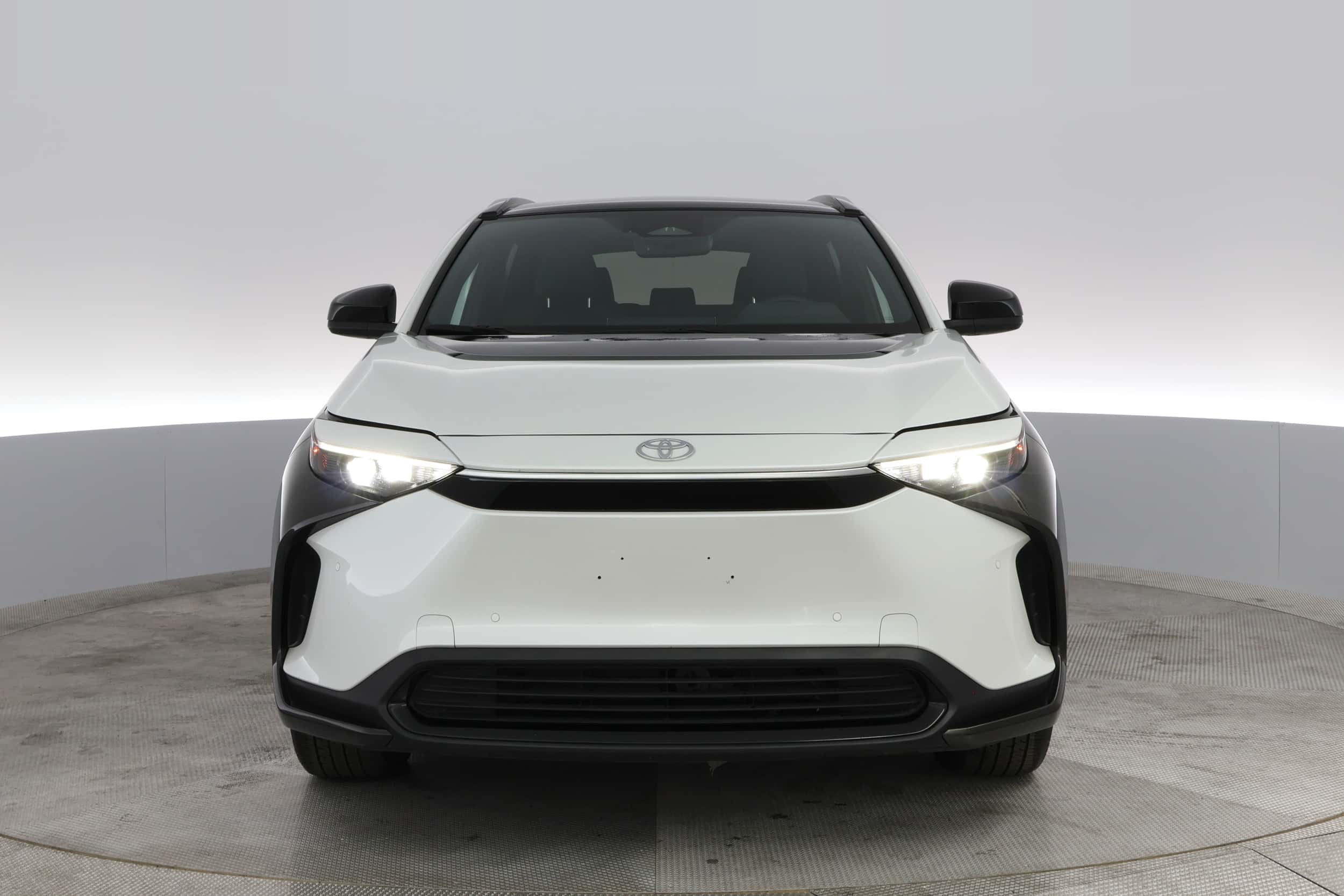 EverCar's Co. vehicle image for Toyota bZ4 X -  XLE on EverCars Co.