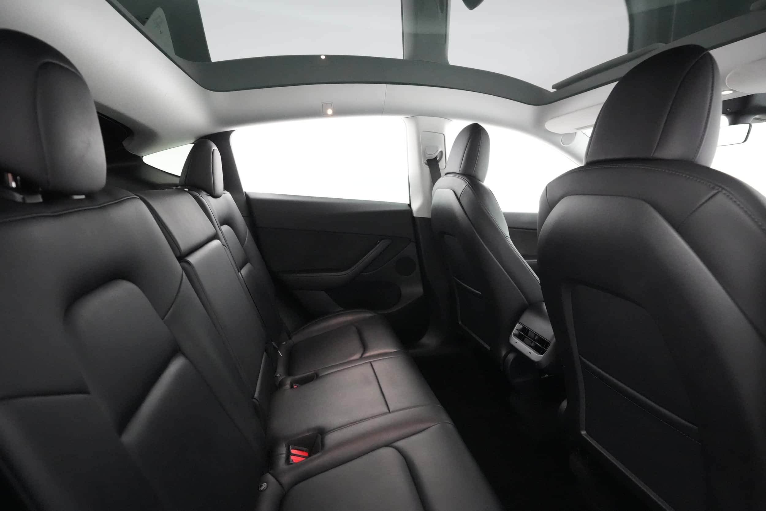 EverCar's Co. vehicle image for Tesla Model Y - 2022 Long Range on EverCars Co.