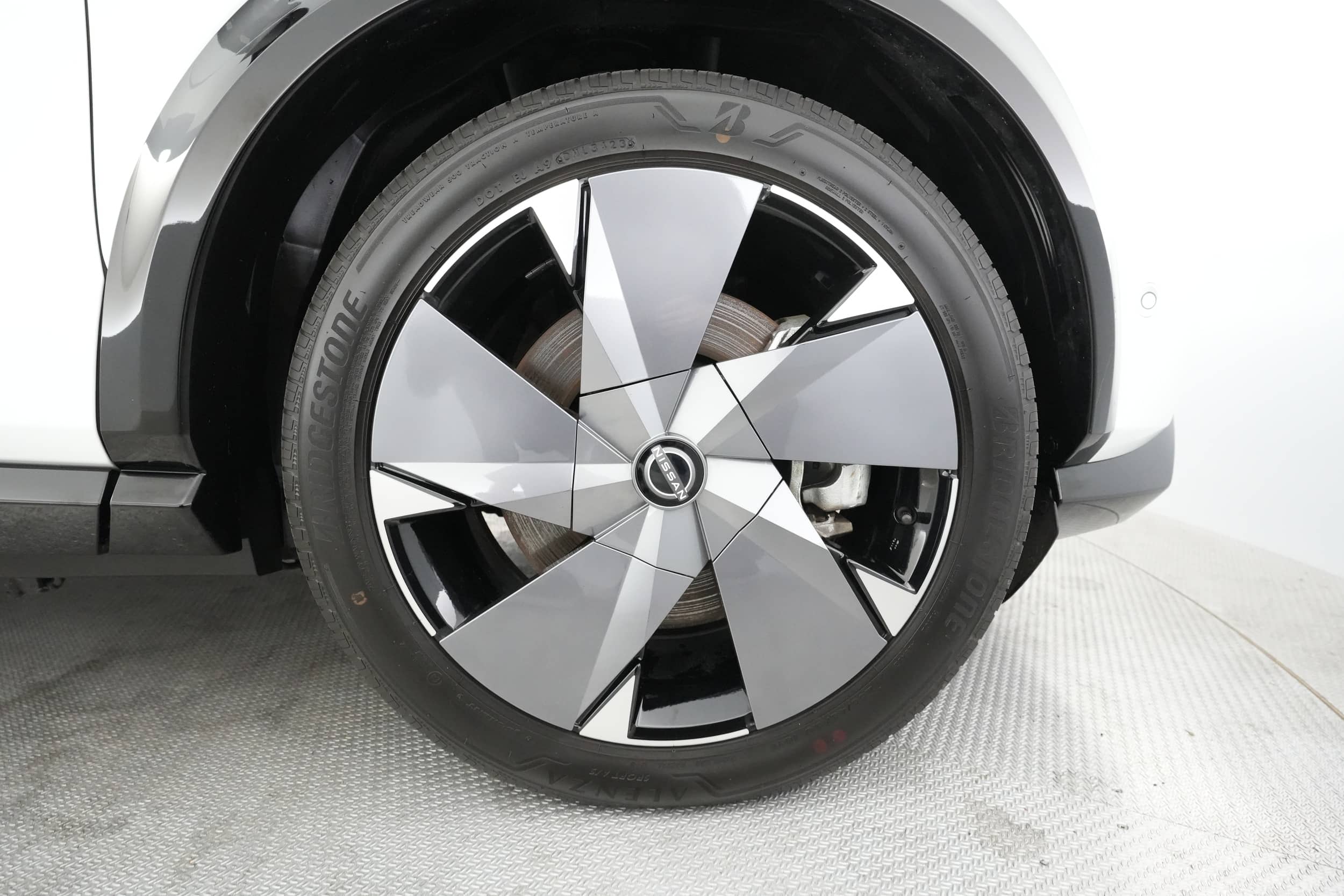 EverCars Co. vehicle image 14 for Nissan Ariya -  PLATINUM+ e-4ORCE on EverCars Co.