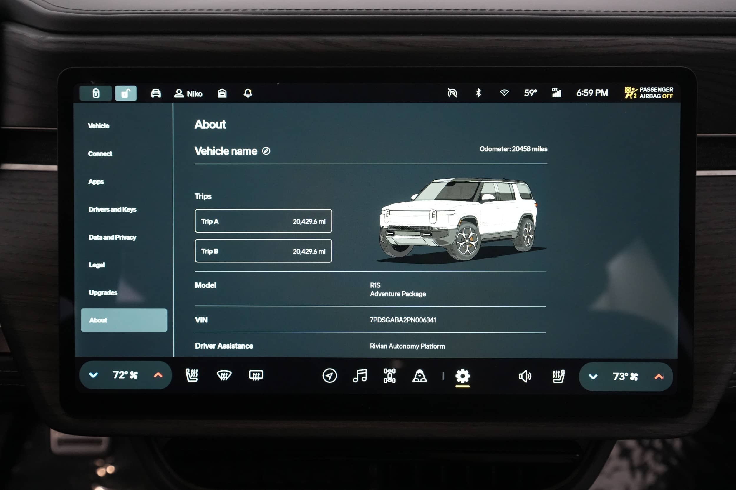 EverCars Co. vehicle image 5 for Rivian R1S -  Adventure on EverCars Co.