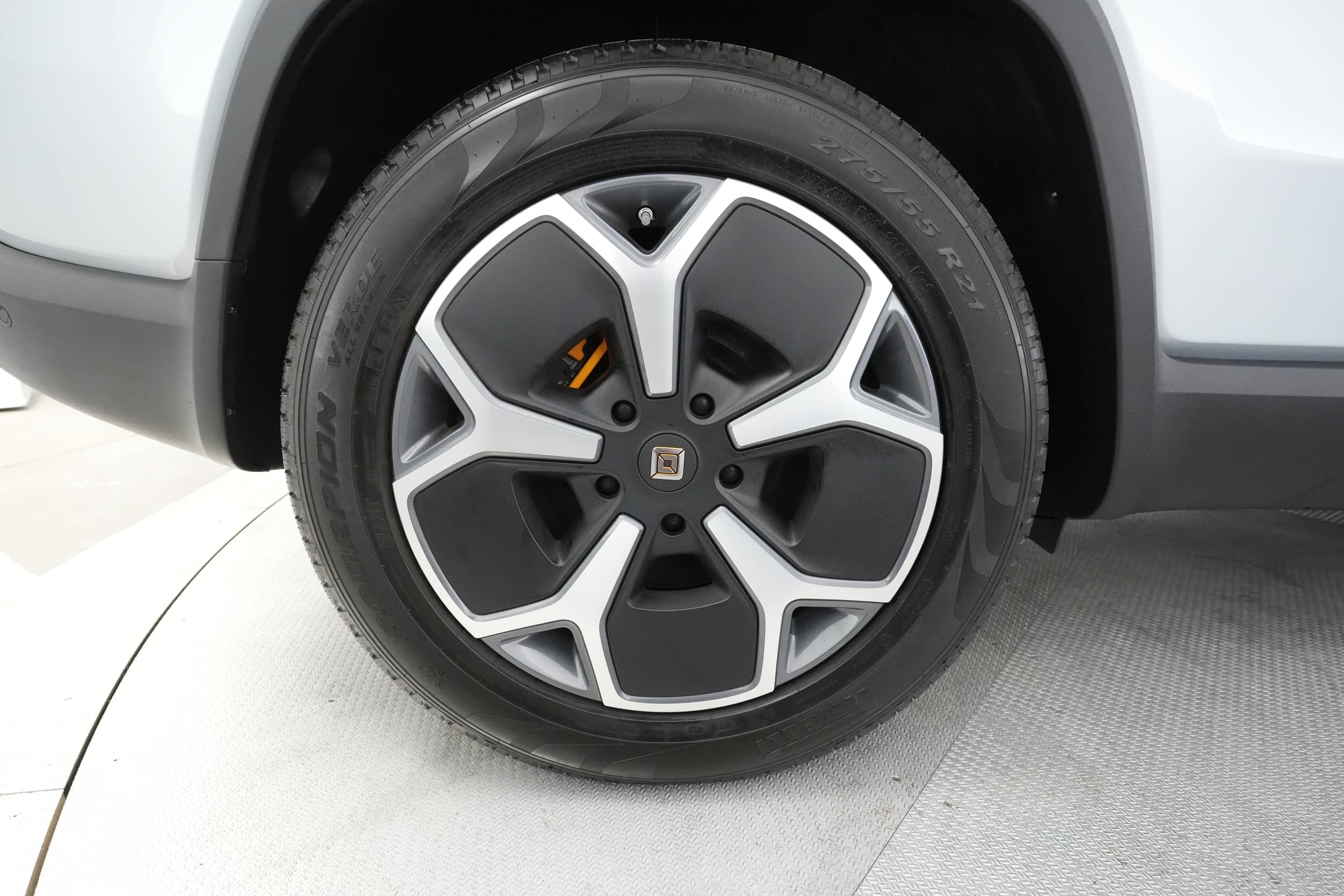 EverCars Co. vehicle image 14 for Rivian R1S -  Adventure on EverCars Co.
