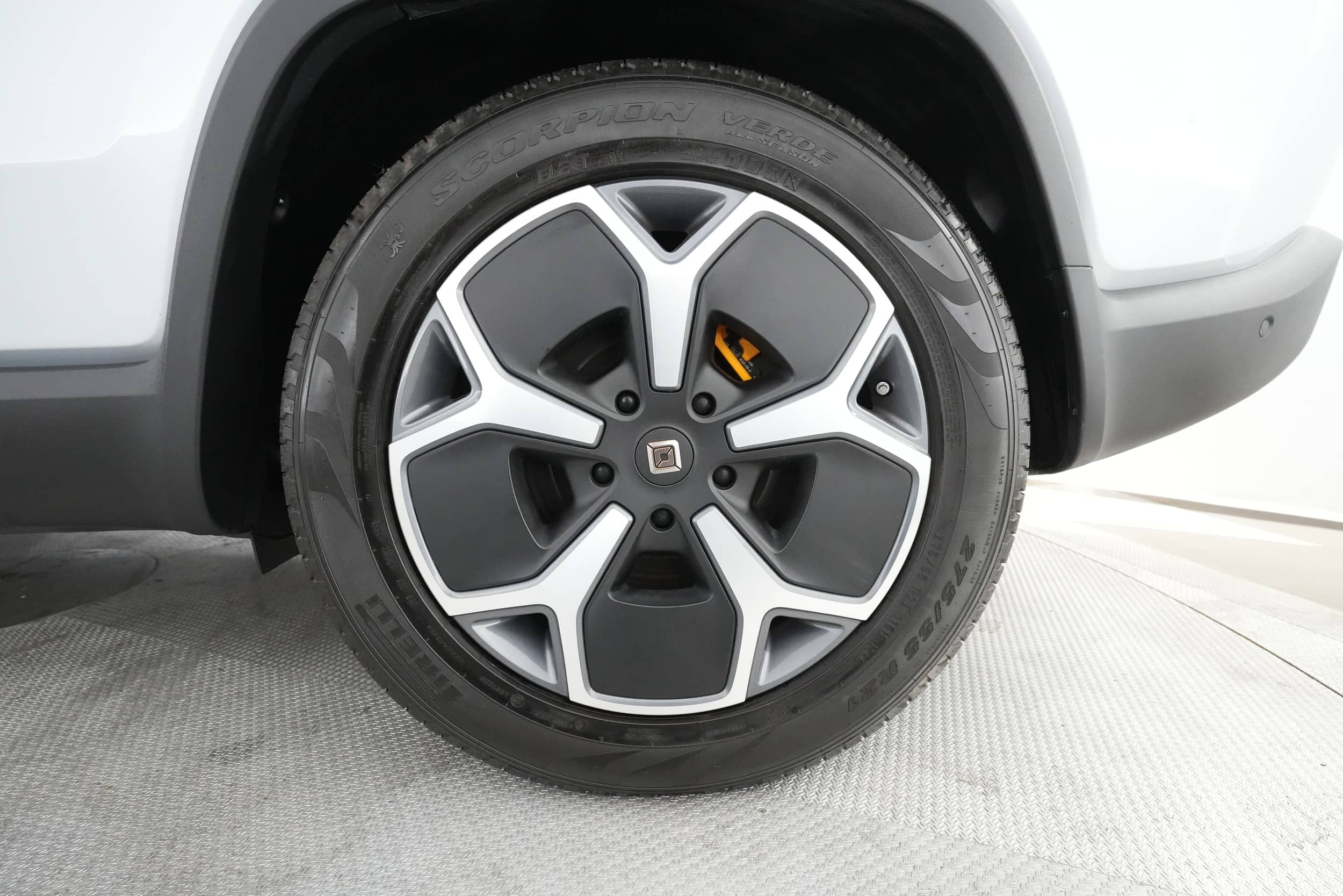 EverCars Co. vehicle image 16 for Rivian R1S -  Adventure on EverCars Co.