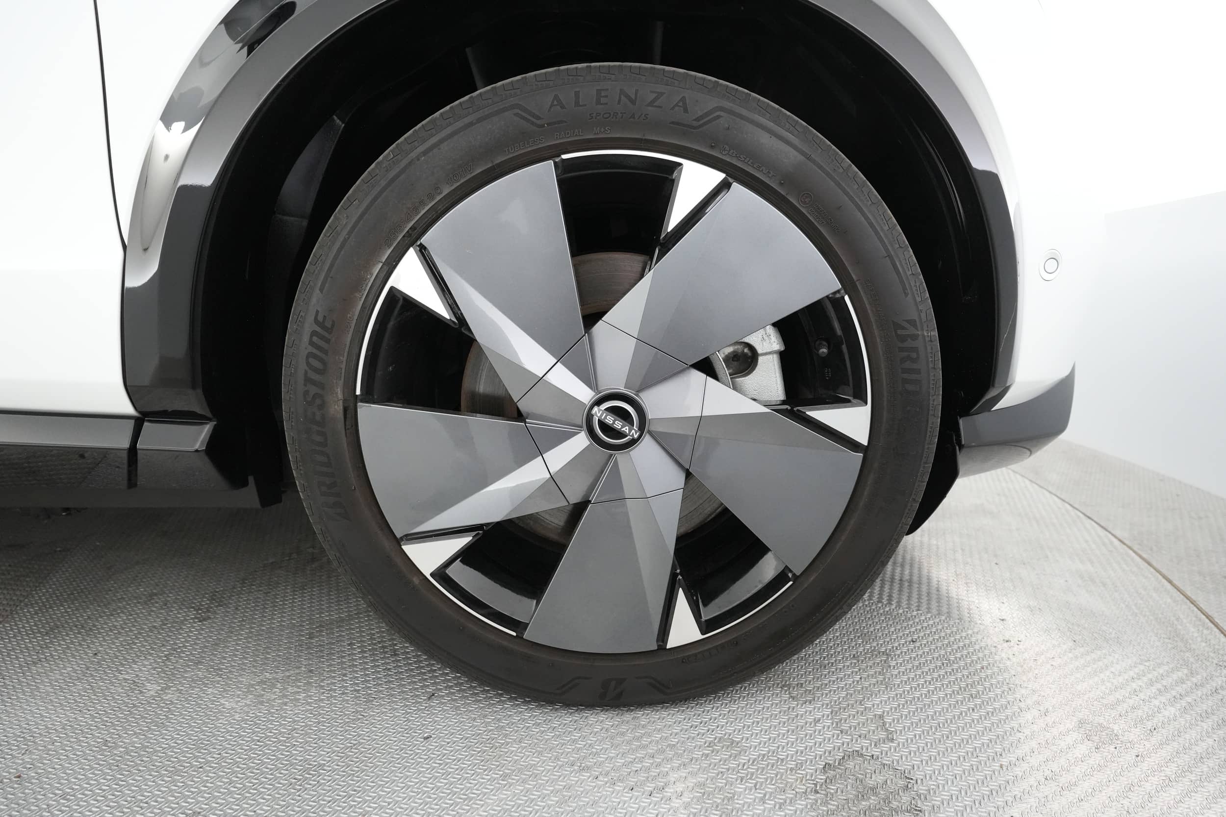 EverCars Co. vehicle image 15 for Nissan Ariya -  PLATINUM+ e-4ORCE on EverCars Co.