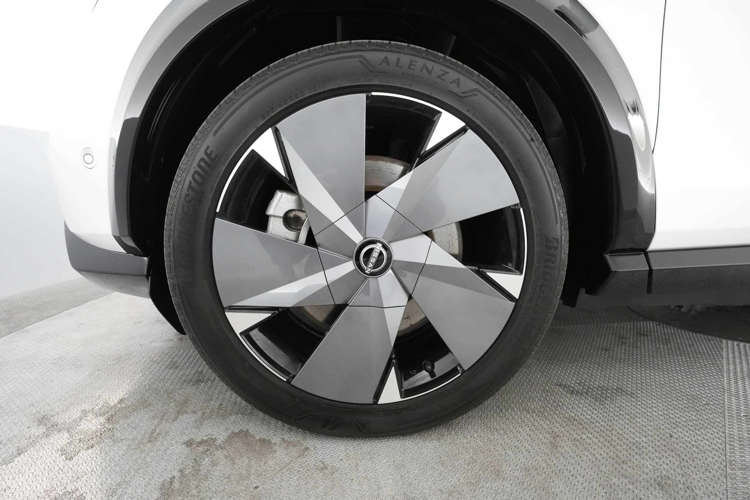 EverCars Co. vehicle image 7 for Nissan Ariya -  PLATINUM+ e-4ORCE on EverCars Co.