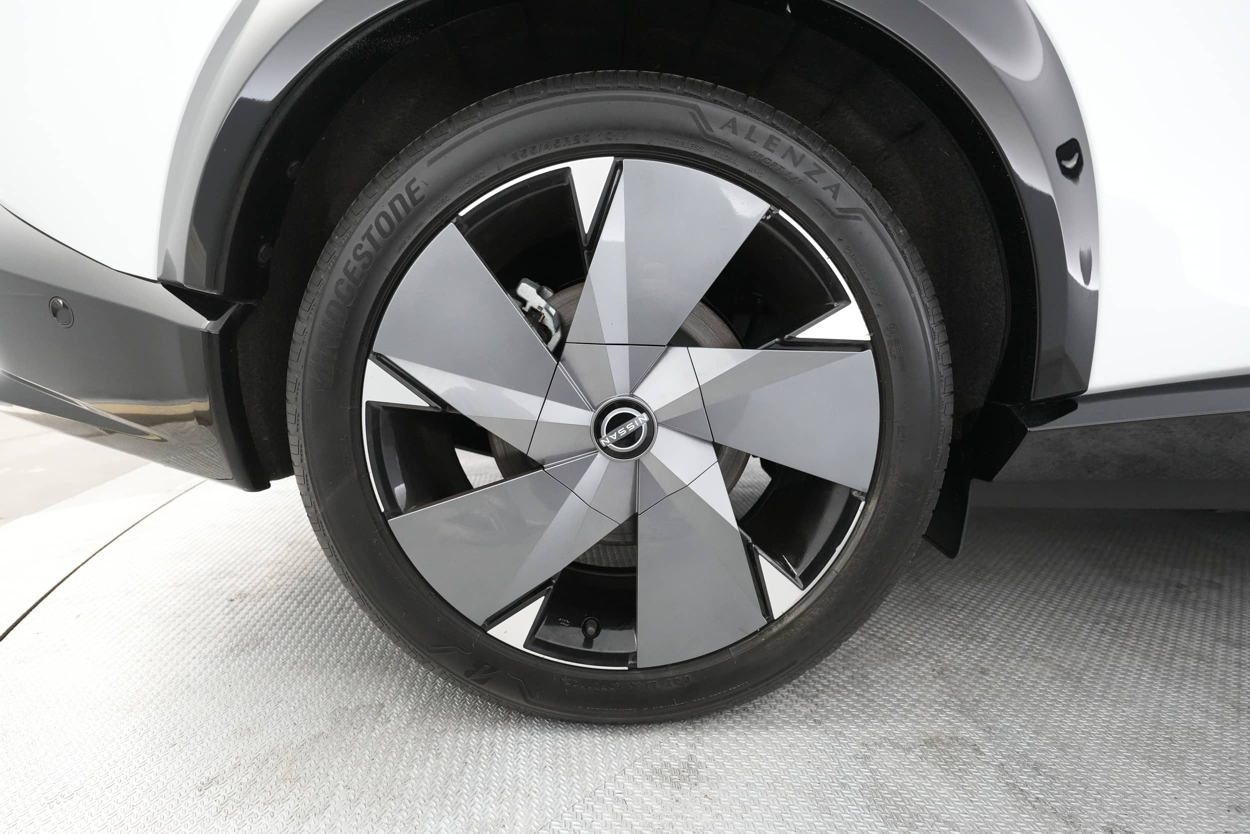 EverCars Co. vehicle image 13 for Nissan Ariya -  PLATINUM+ e-4ORCE on EverCars Co.
