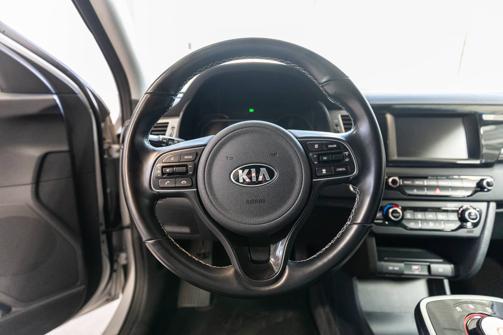 EverCars Co. vehicle image 19 for Kia Niro EV -  EX on EverCars Co.