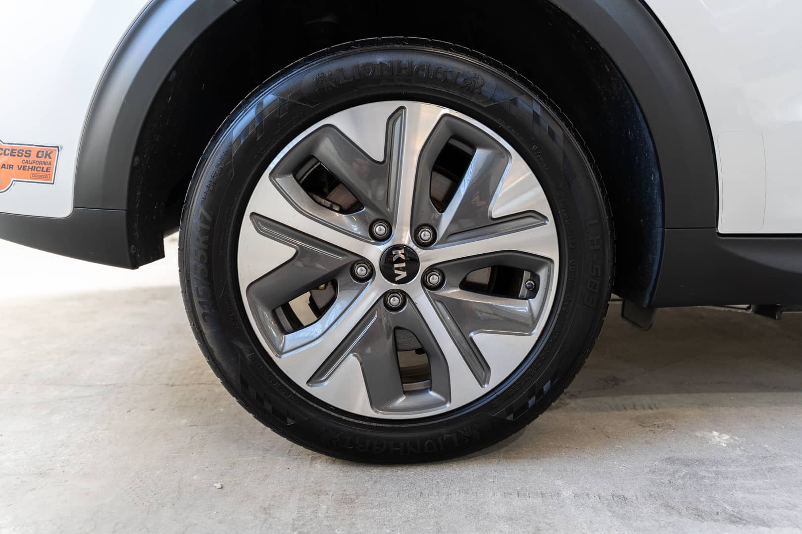 EverCars Co. vehicle image 13 for Kia Niro EV -  EX on EverCars Co.