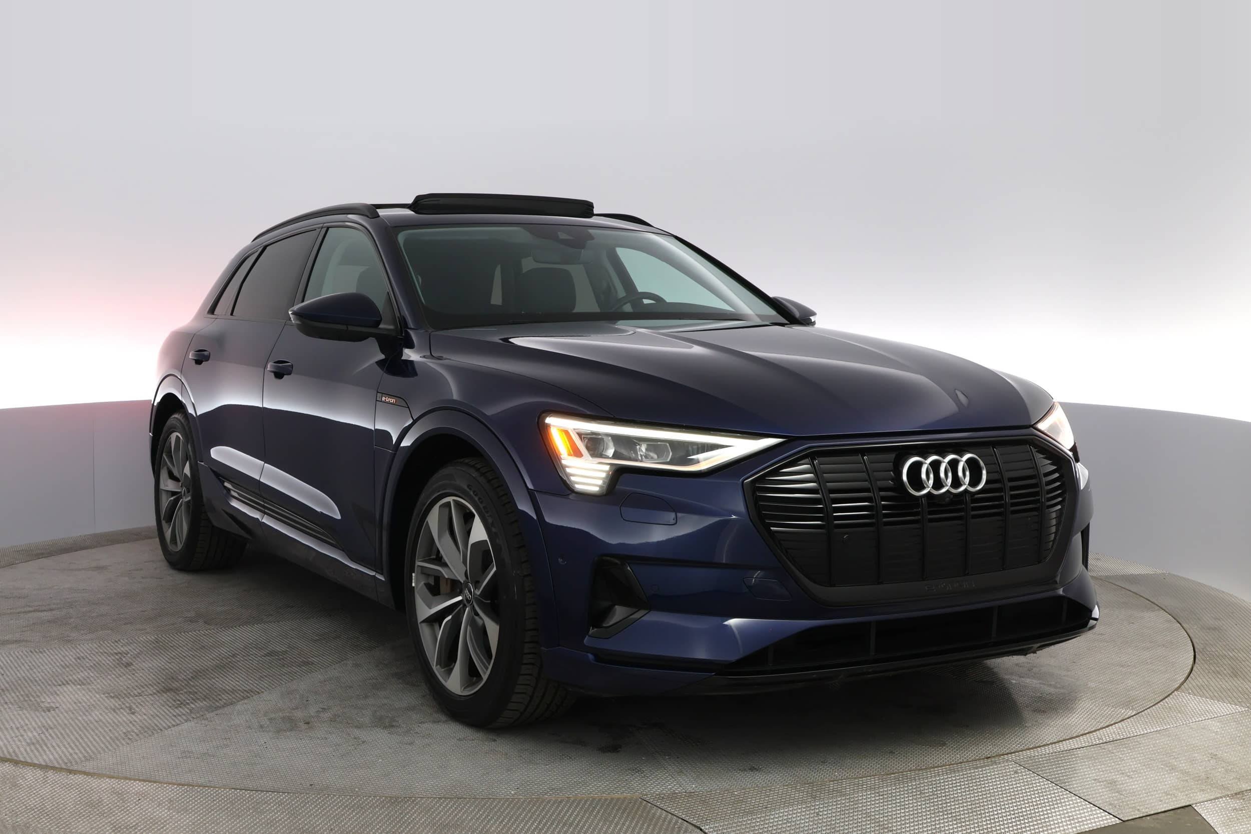 EverCars Co. vehicle image 14 for Audi e-tron -  Premium Plus on EverCars Co.