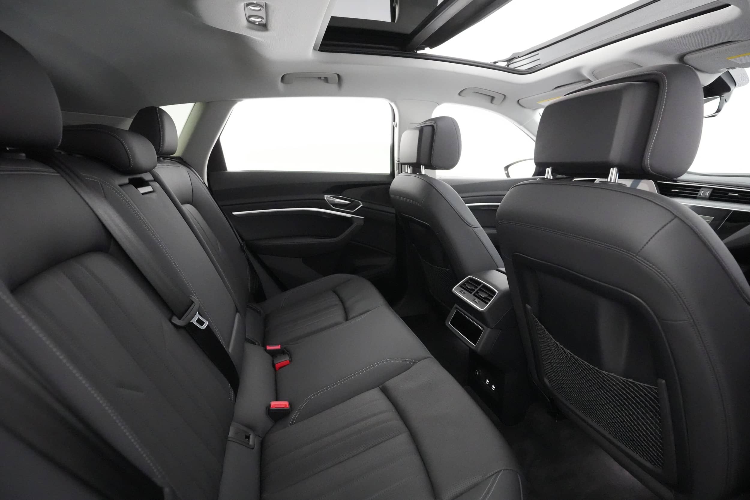 EverCars Co. vehicle image 4 for Audi e-tron -  Premium Plus on EverCars Co.
