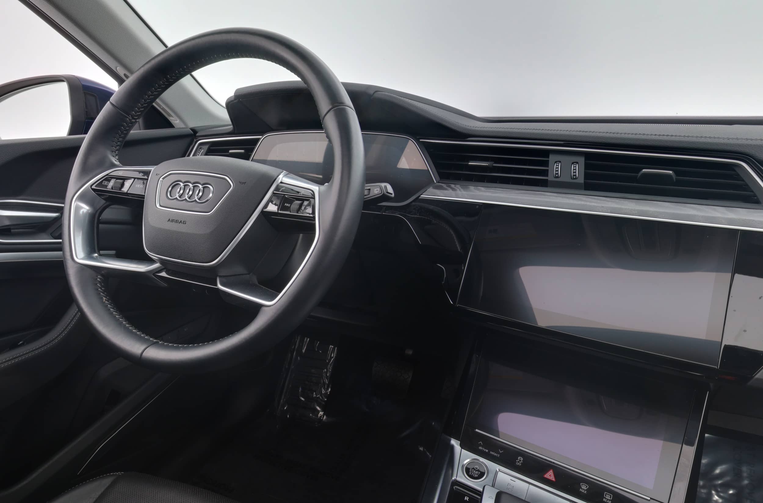 EverCars Co. vehicle image 5 for Audi e-tron -  Premium Plus on EverCars Co.