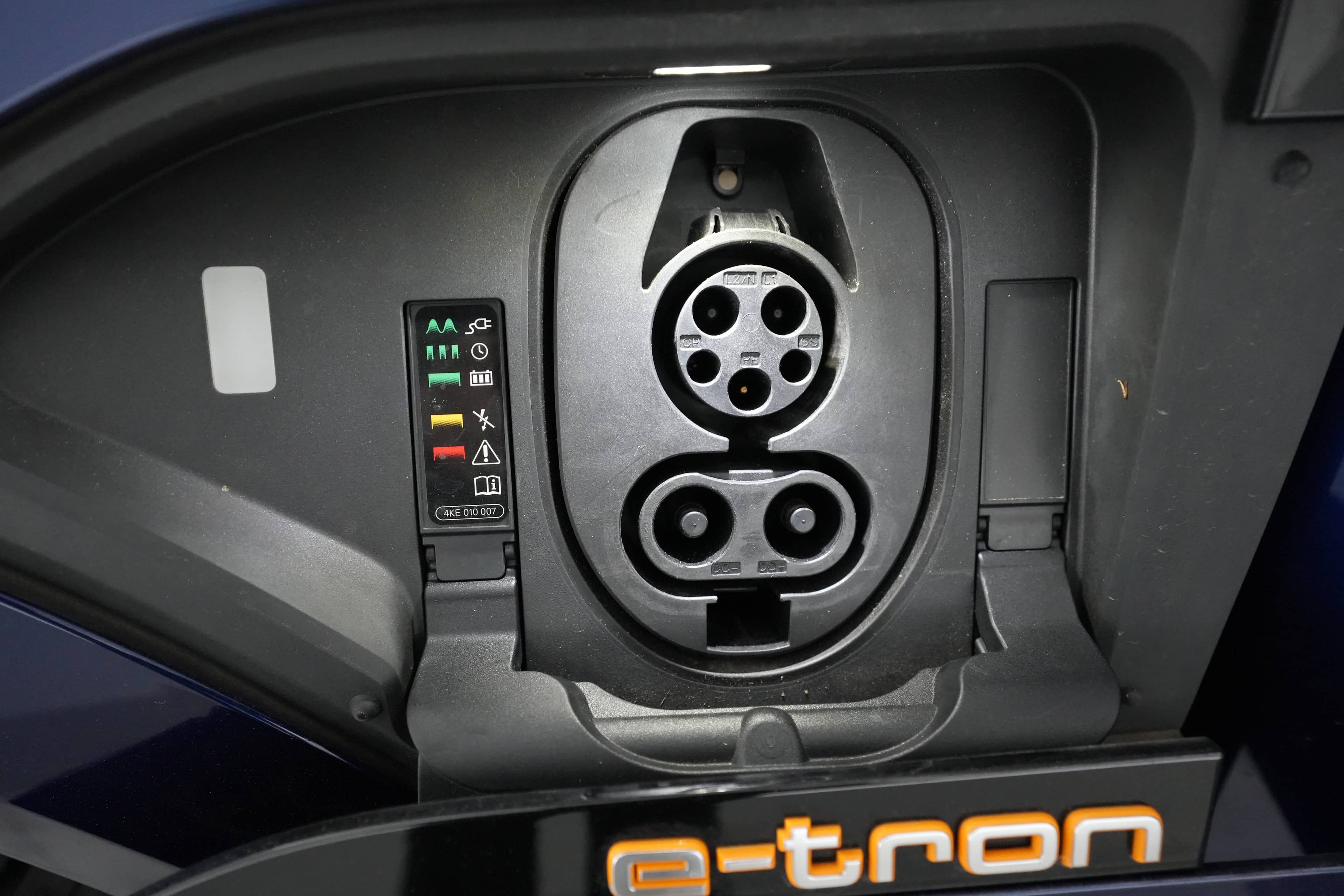 EverCars Co. vehicle image 8 for Audi e-tron -  Premium Plus on EverCars Co.