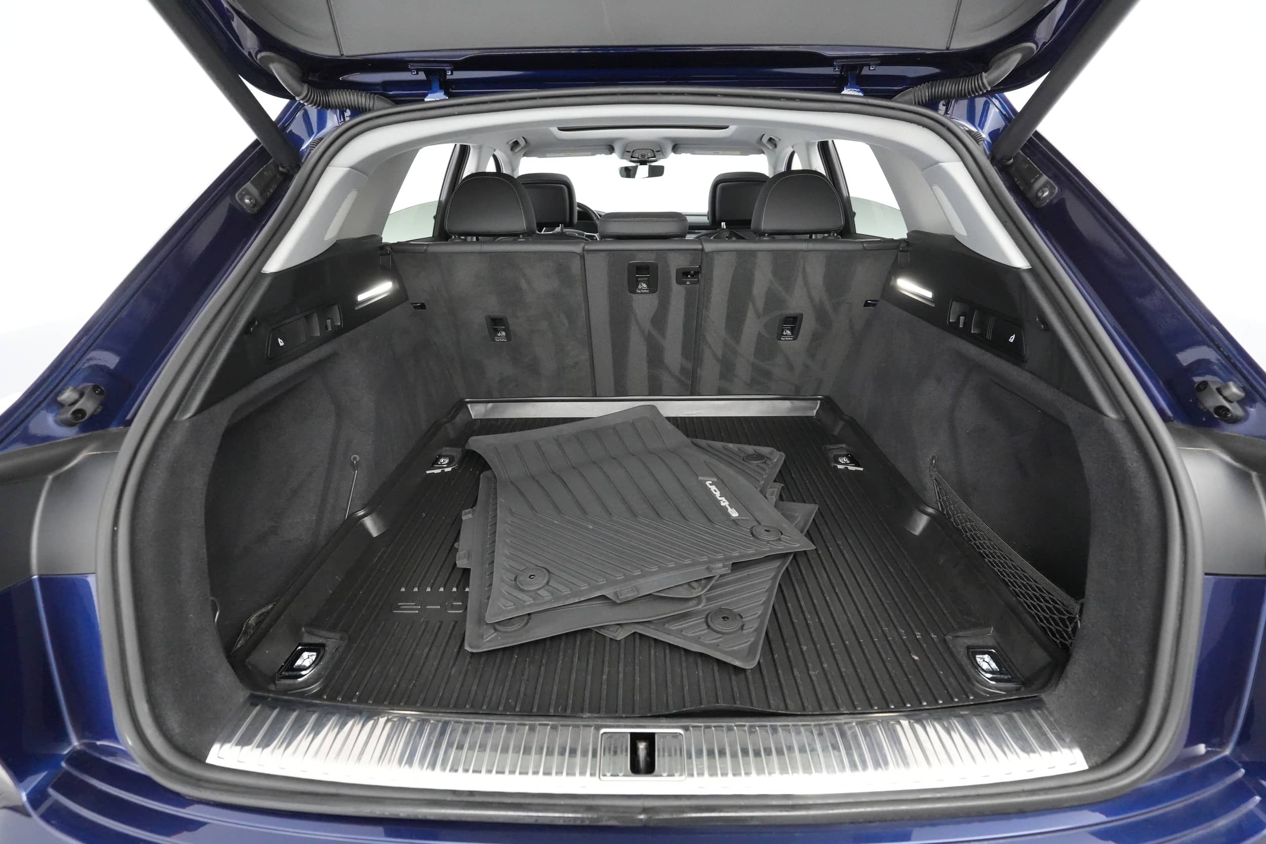 EverCars Co. vehicle image 6 for Audi e-tron -  Premium Plus on EverCars Co.