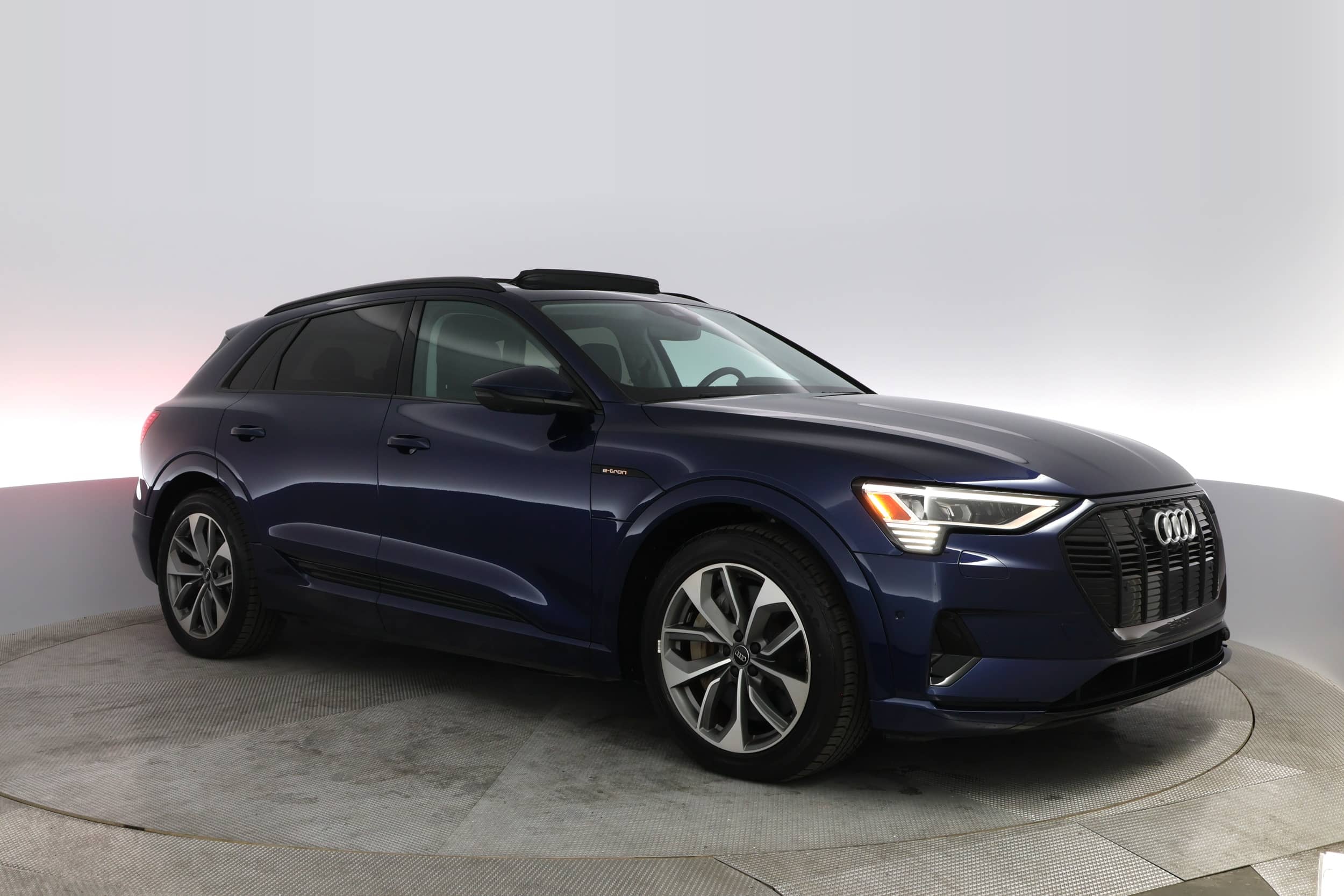 EverCars Co. vehicle image 13 for Audi e-tron -  Premium Plus on EverCars Co.