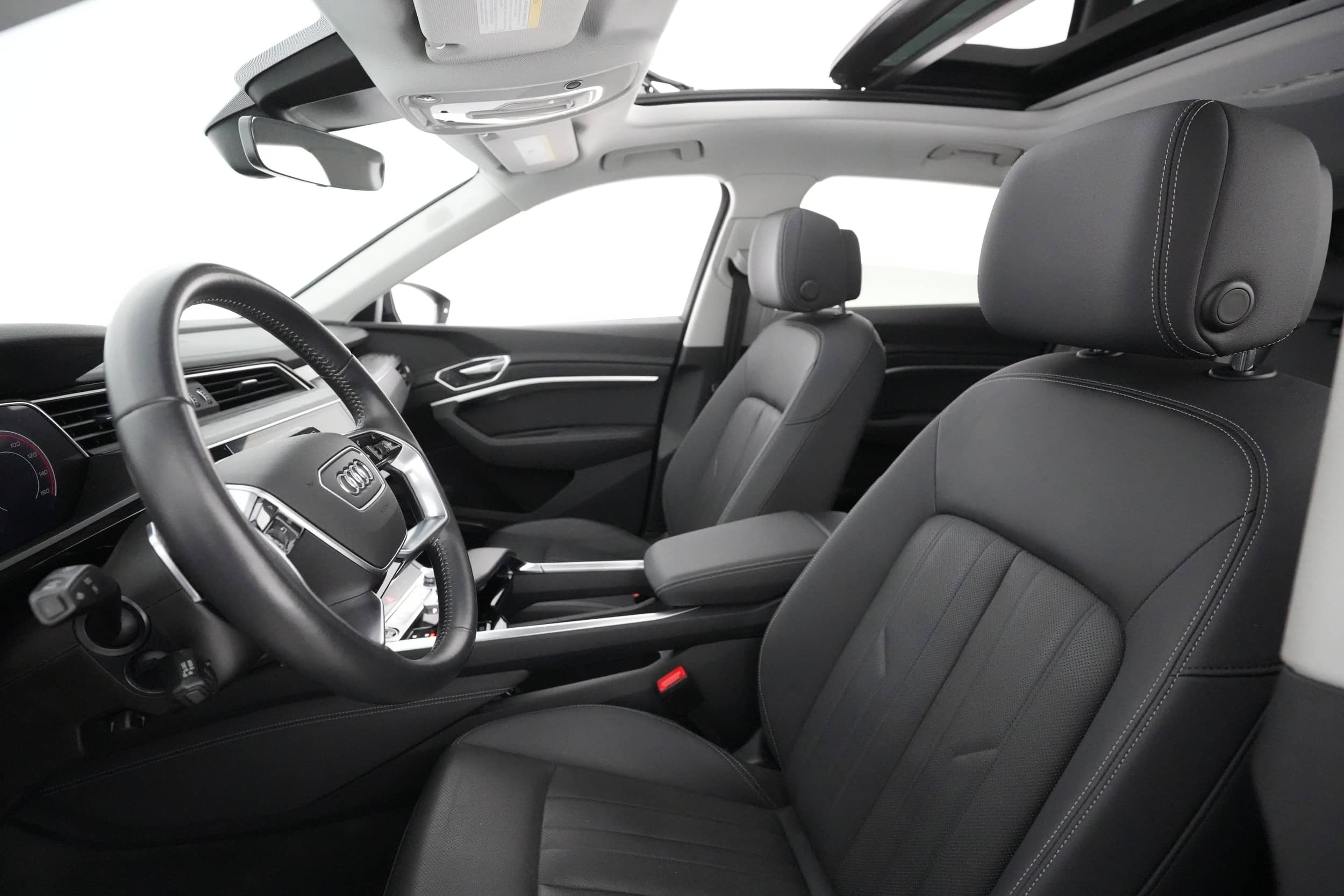 EverCars Co. vehicle image 3 for Audi e-tron -  Premium Plus on EverCars Co.
