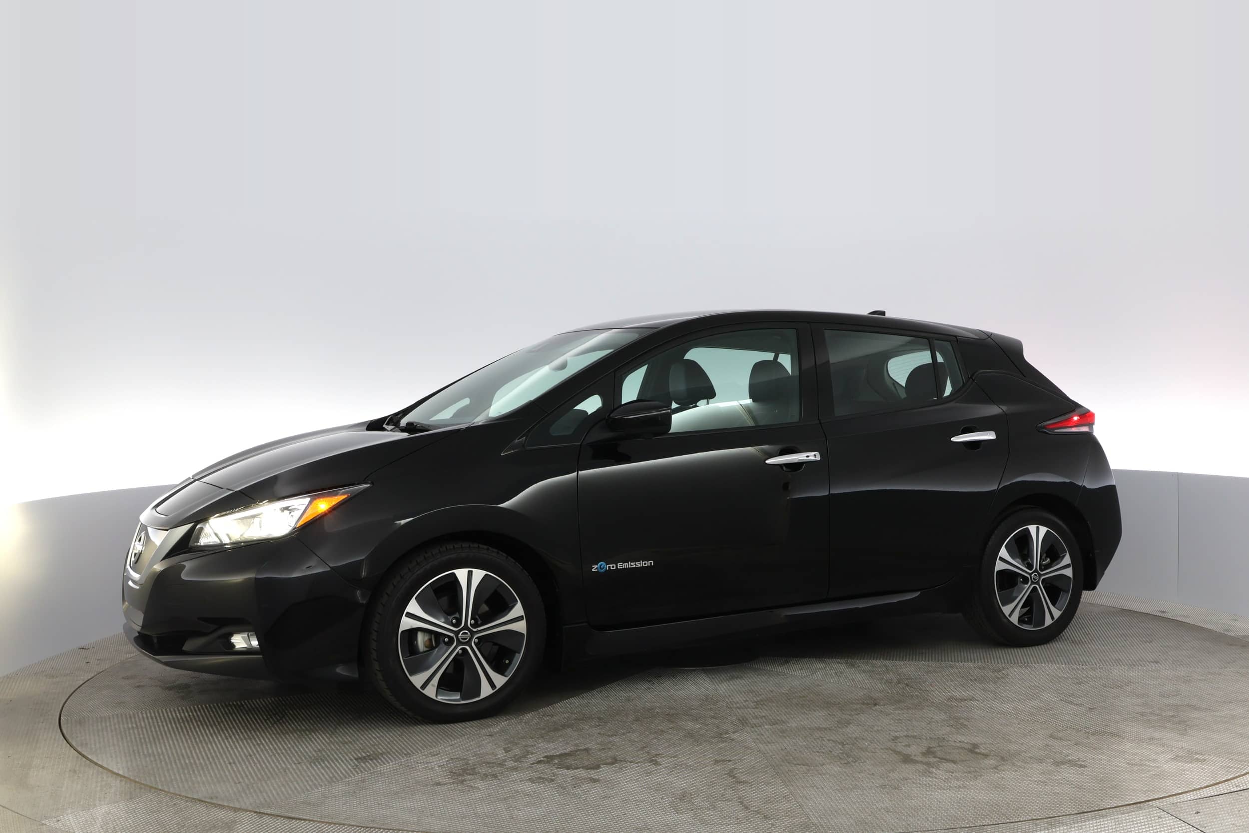 EverCars Co. vehicle image 12 for Nissan LEAF -  SL on EverCars Co.