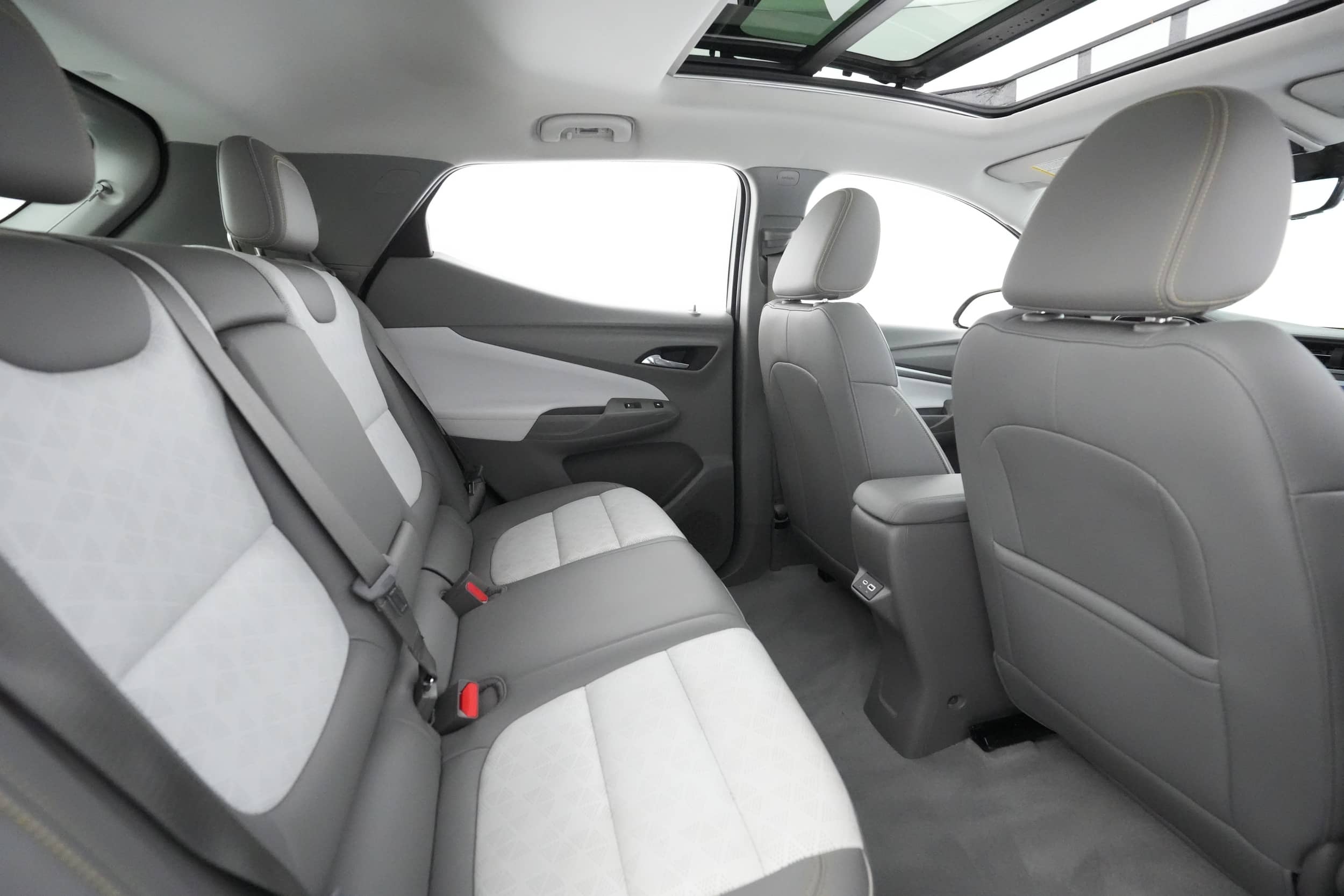 EverCars Co. vehicle image 4 for Chevrolet Bolt EUV -  Premier on EverCars Co.