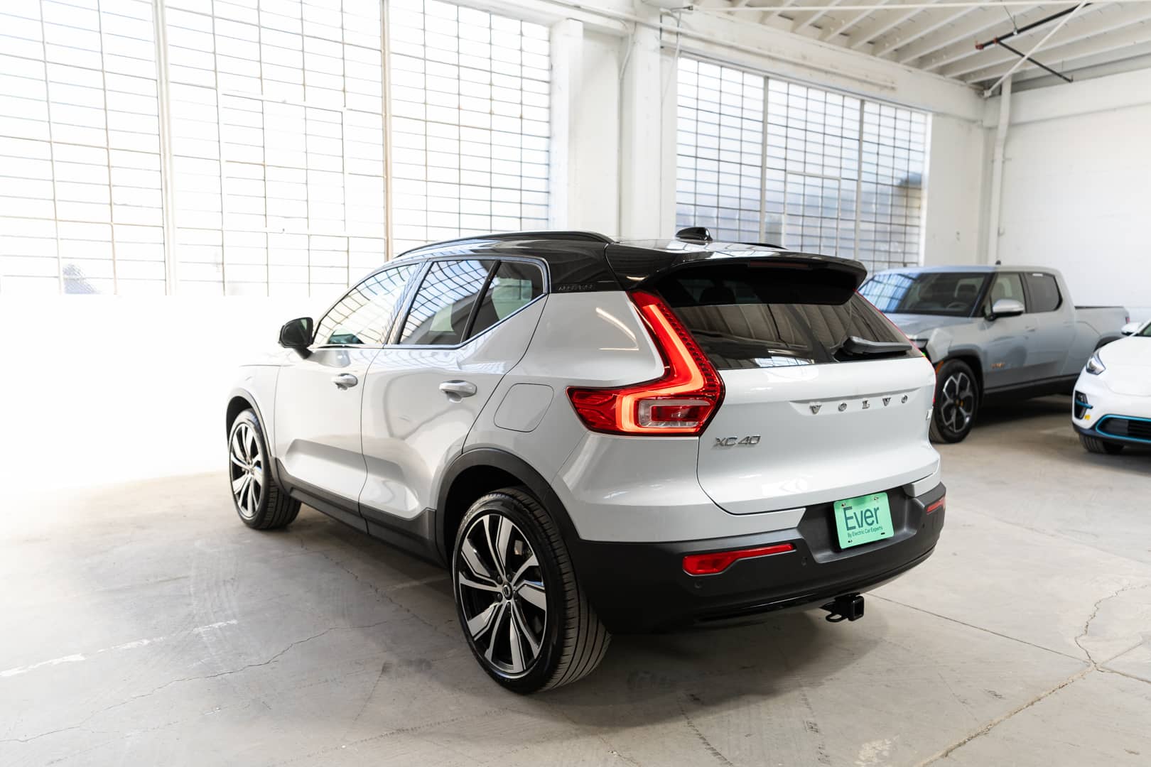 EverCars Co. vehicle image 17 for Volvo XC40 Recharge -  Pure Electric Twin Ultimate on EverCars Co.