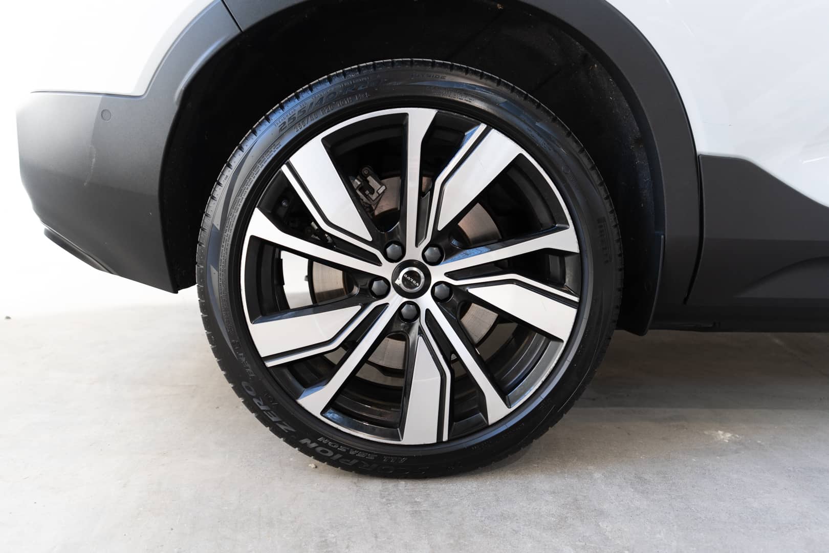 EverCars Co. vehicle image 12 for Volvo XC40 Recharge -  Pure Electric Twin Ultimate on EverCars Co.