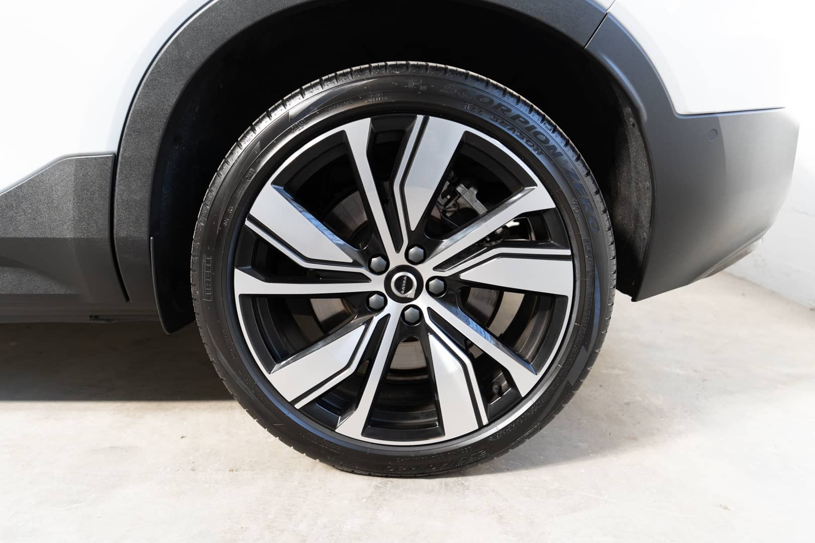 EverCars Co. vehicle image 14 for Volvo XC40 Recharge -  Pure Electric Twin Ultimate on EverCars Co.