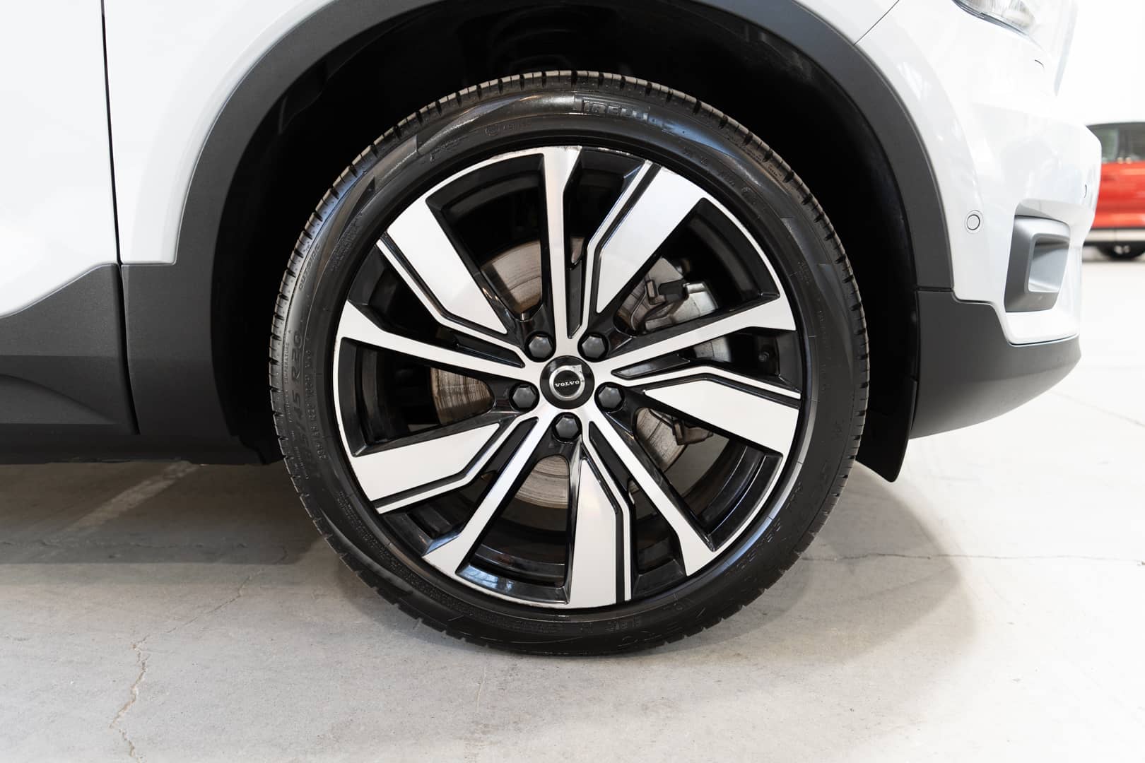 EverCars Co. vehicle image 2 for Volvo XC40 Recharge -  Pure Electric Twin Ultimate on EverCars Co.