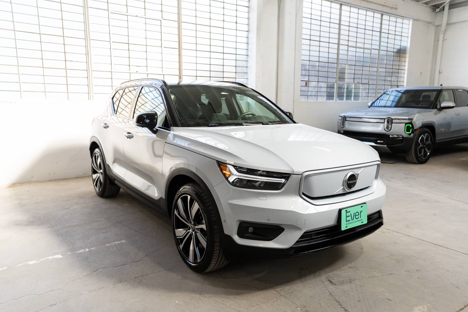 EverCars Co. vehicle image 21 for Volvo XC40 Recharge -  Pure Electric Twin Ultimate on EverCars Co.