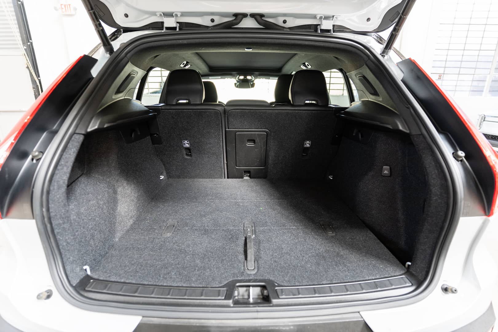 EverCars Co. vehicle image 5 for Volvo XC40 Recharge -  Pure Electric Twin Ultimate on EverCars Co.