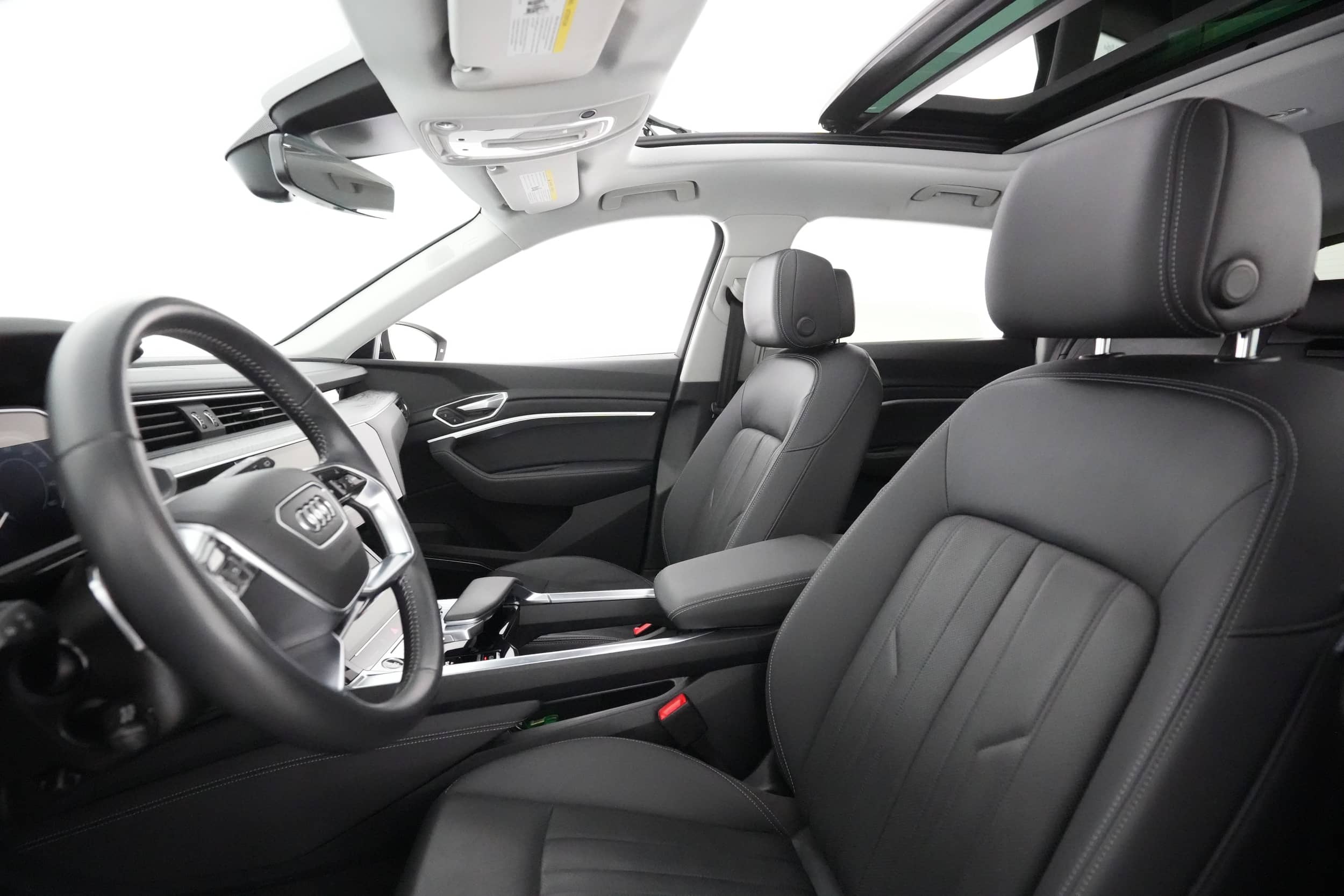 EverCars Co. vehicle image 3 for Audi e-tron -  Premium Plus on EverCars Co.