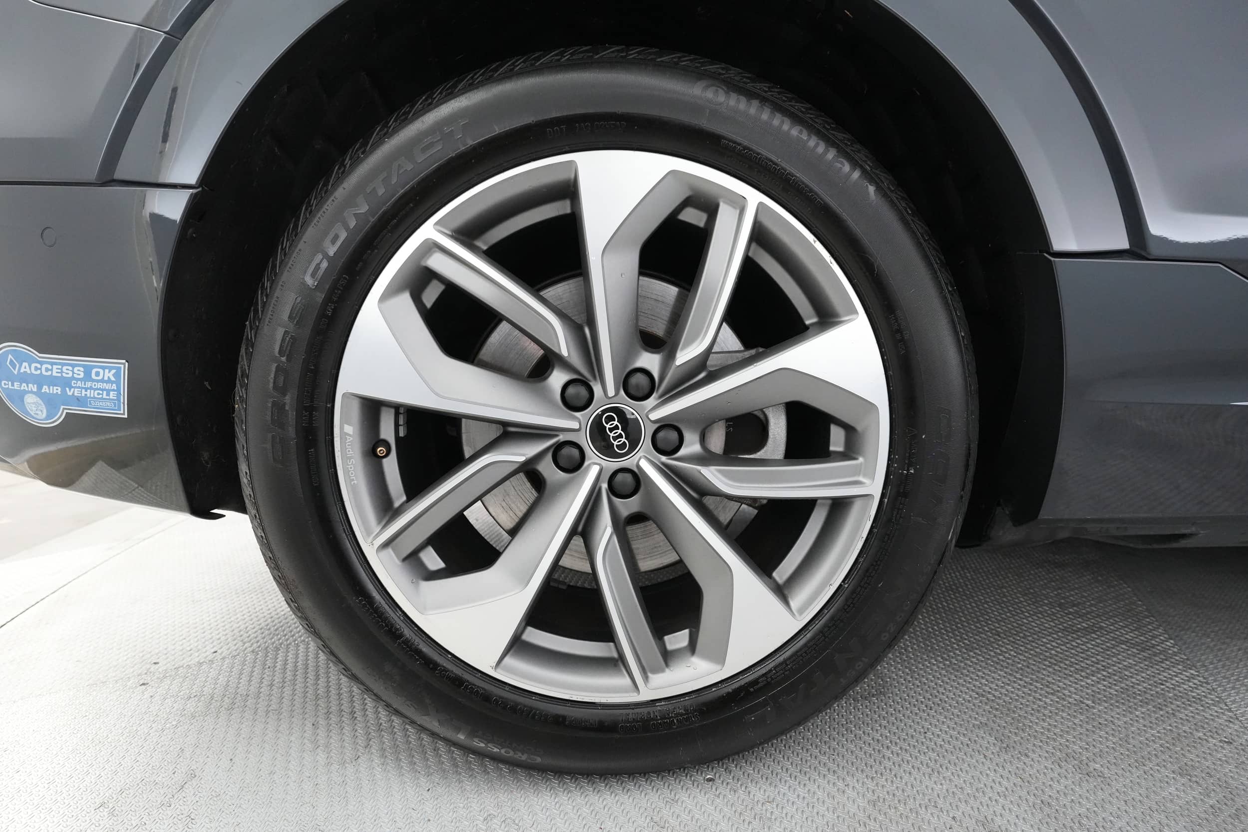 EverCars Co. vehicle image 17 for Audi e-tron -  Premium Plus on EverCars Co.