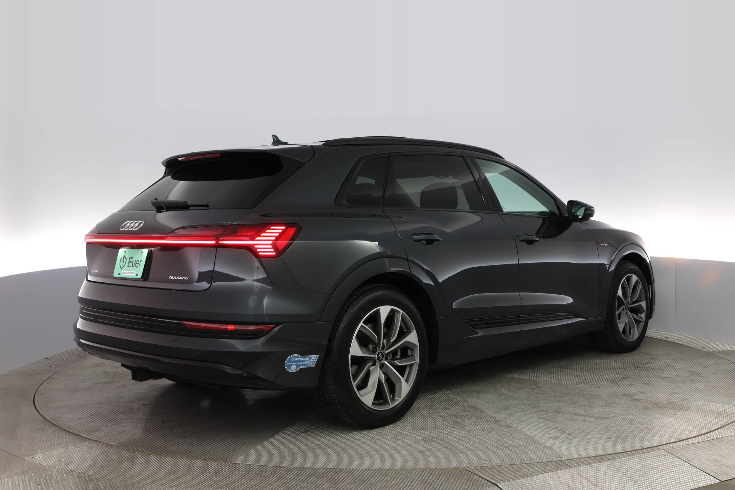 EverCars Co. vehicle image 2 for Audi e-tron -  Premium Plus on EverCars Co.